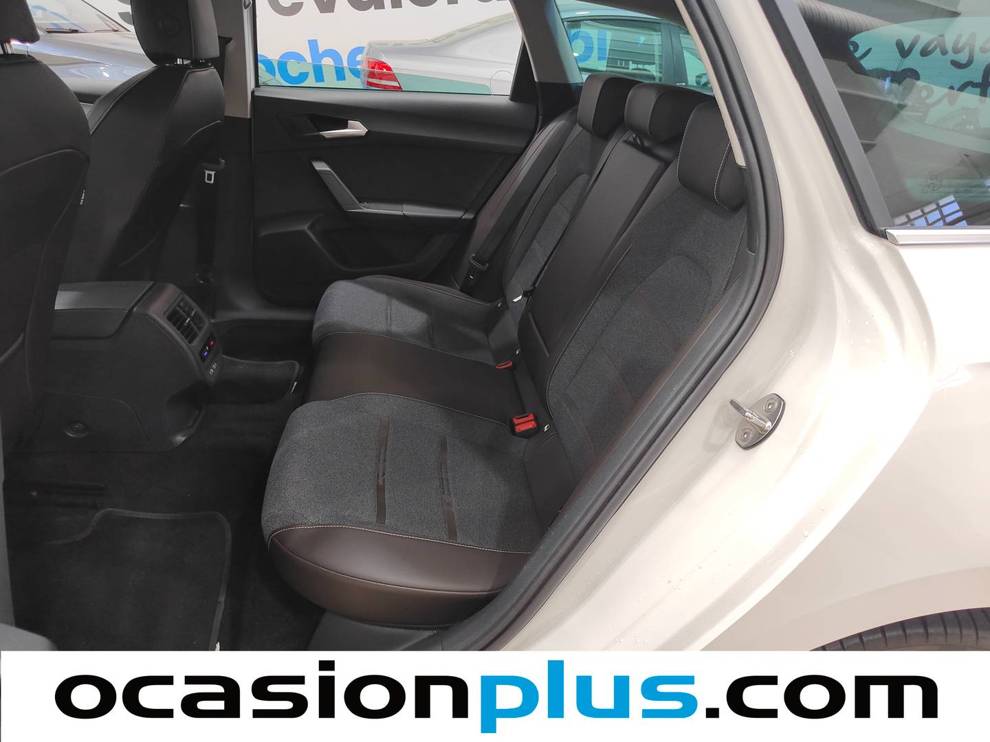 Foto asientos traseros Seat León Seat León ST 1.4 e-Hybrid S&S Xcellence Go L DSG (204 CV)