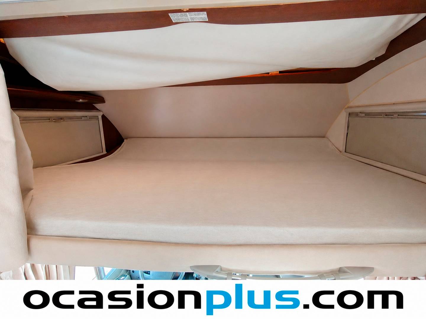 Extras y acabados del McLouis Menfys700 McLouis Menfys700 2.3D (130 CV) 4 Plazas