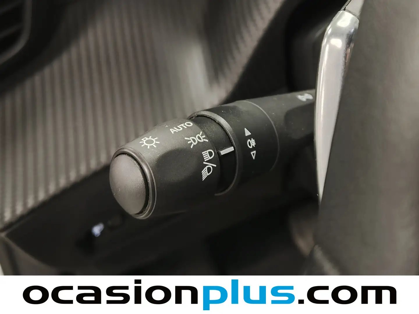 Foto Peugeot 2008 Peugeot 2008 Allure Hybrid eDCS6 (145 CV)