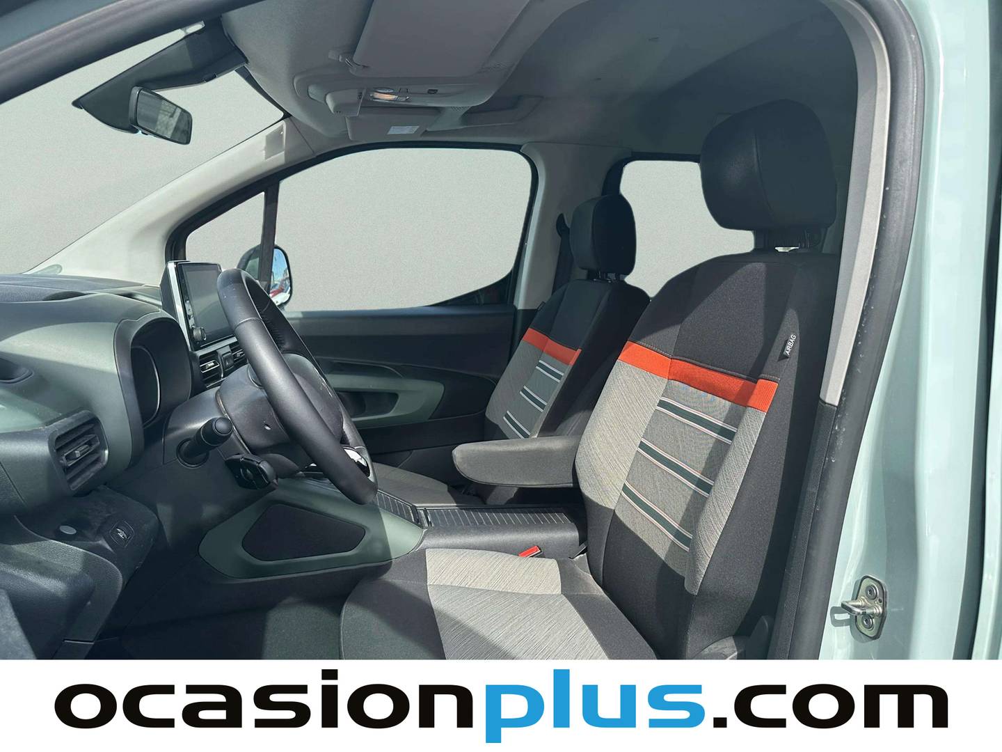 Foto asientos delanteros Citroën Berlingo Citroen Berlingo BlueHDi 100 S&S Talla M Shine (102 CV)