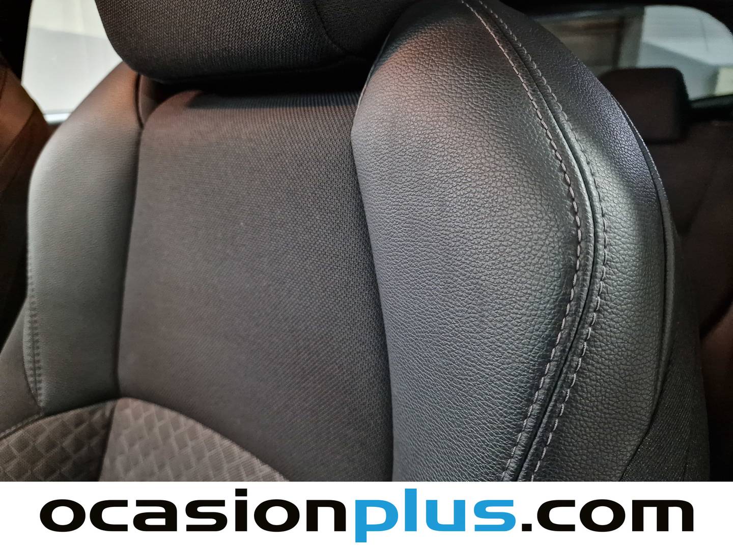 Extras y acabados del Toyota C-HR Toyota C-HR 1.8 125H Advance (122 CV)