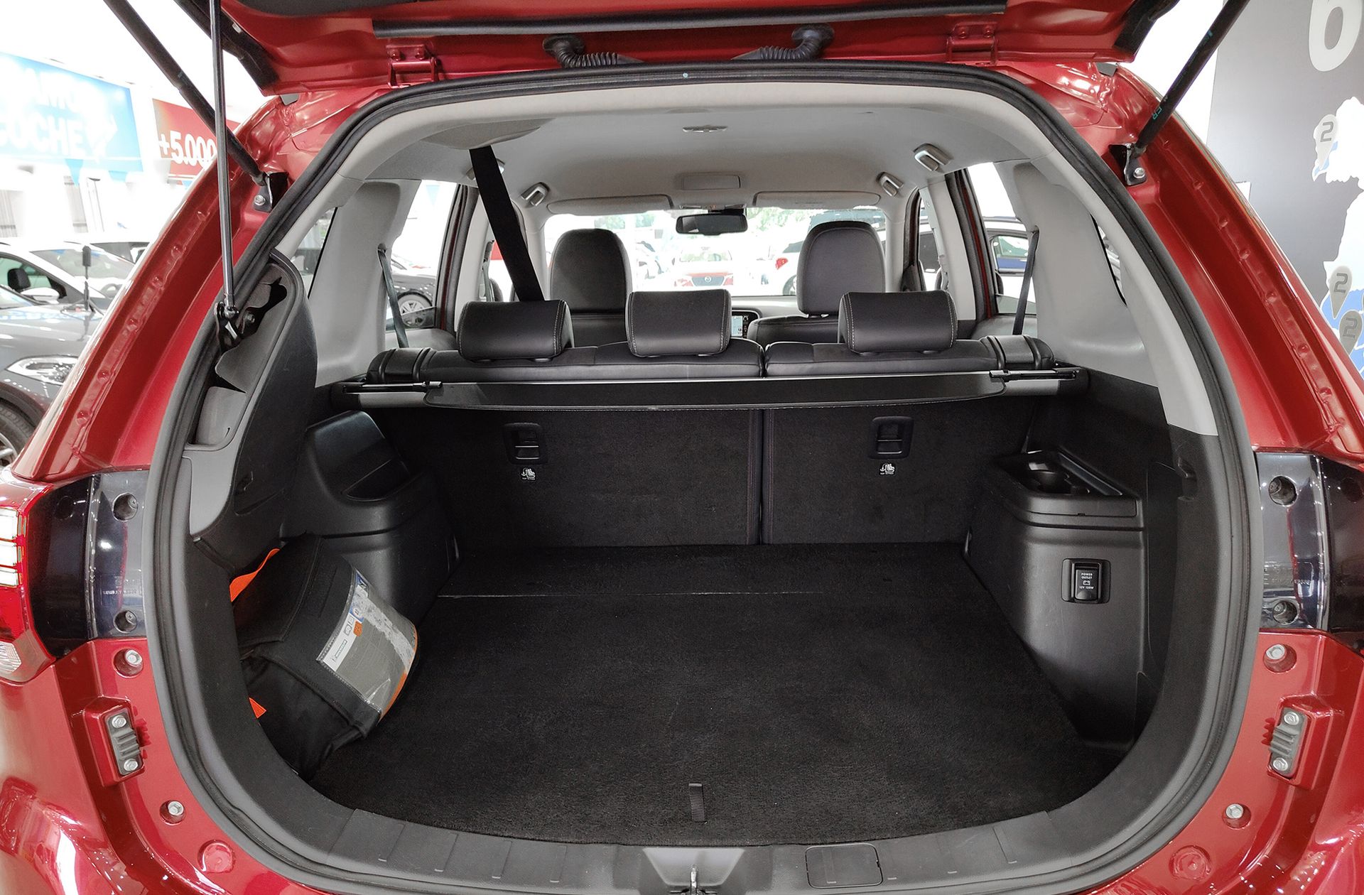Mitsubishi Outlander 2.0 PHEV Kaiteki 4WD - foto 17
