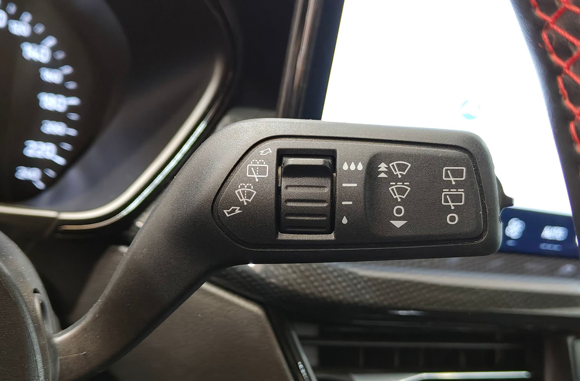 Ford Focus 1.0 EcoBoost MHEV ST-Line - foto 32