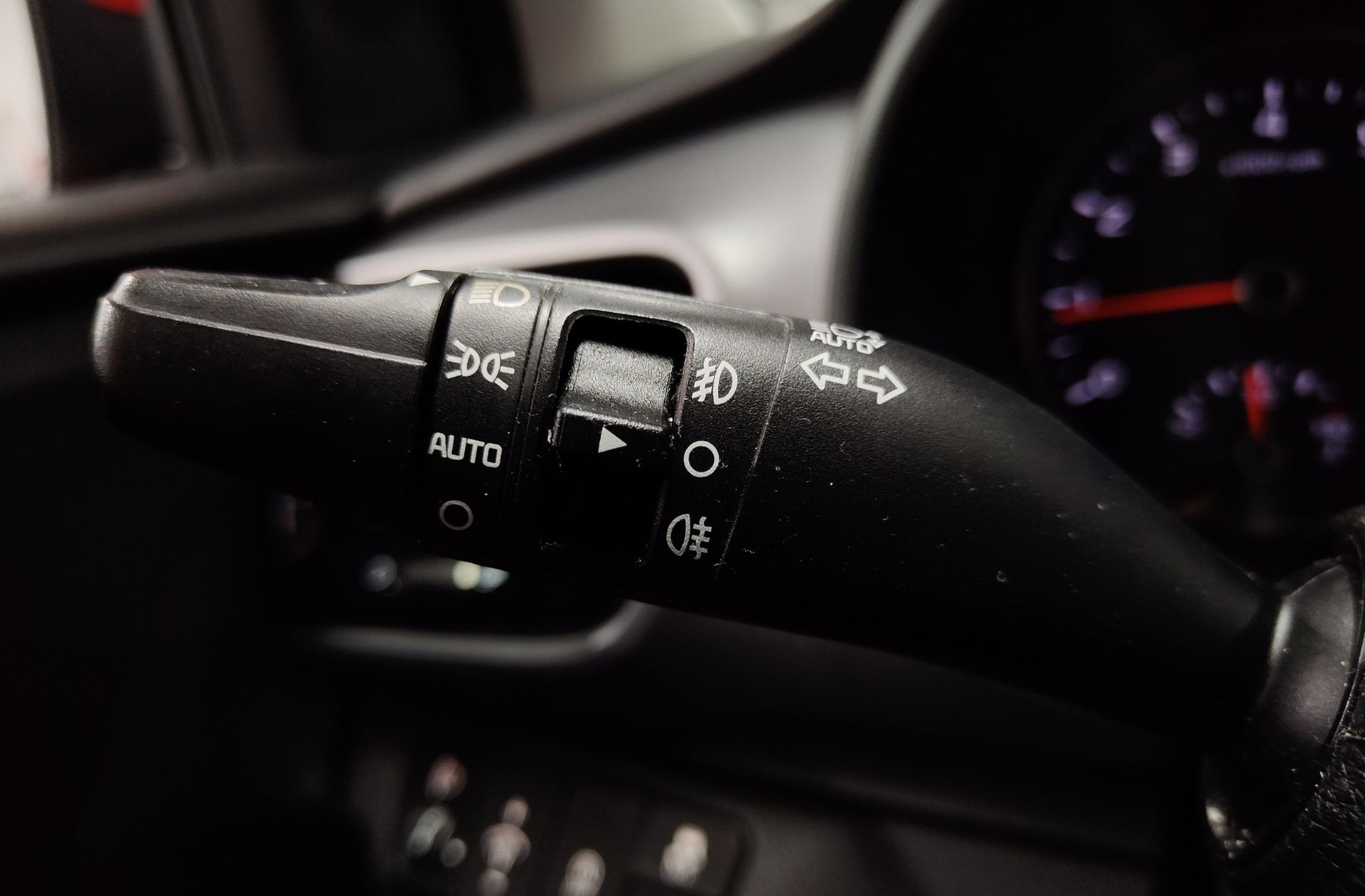 Kia Stonic 1.0 T-GDi MHEV Drive iMT - foto 24