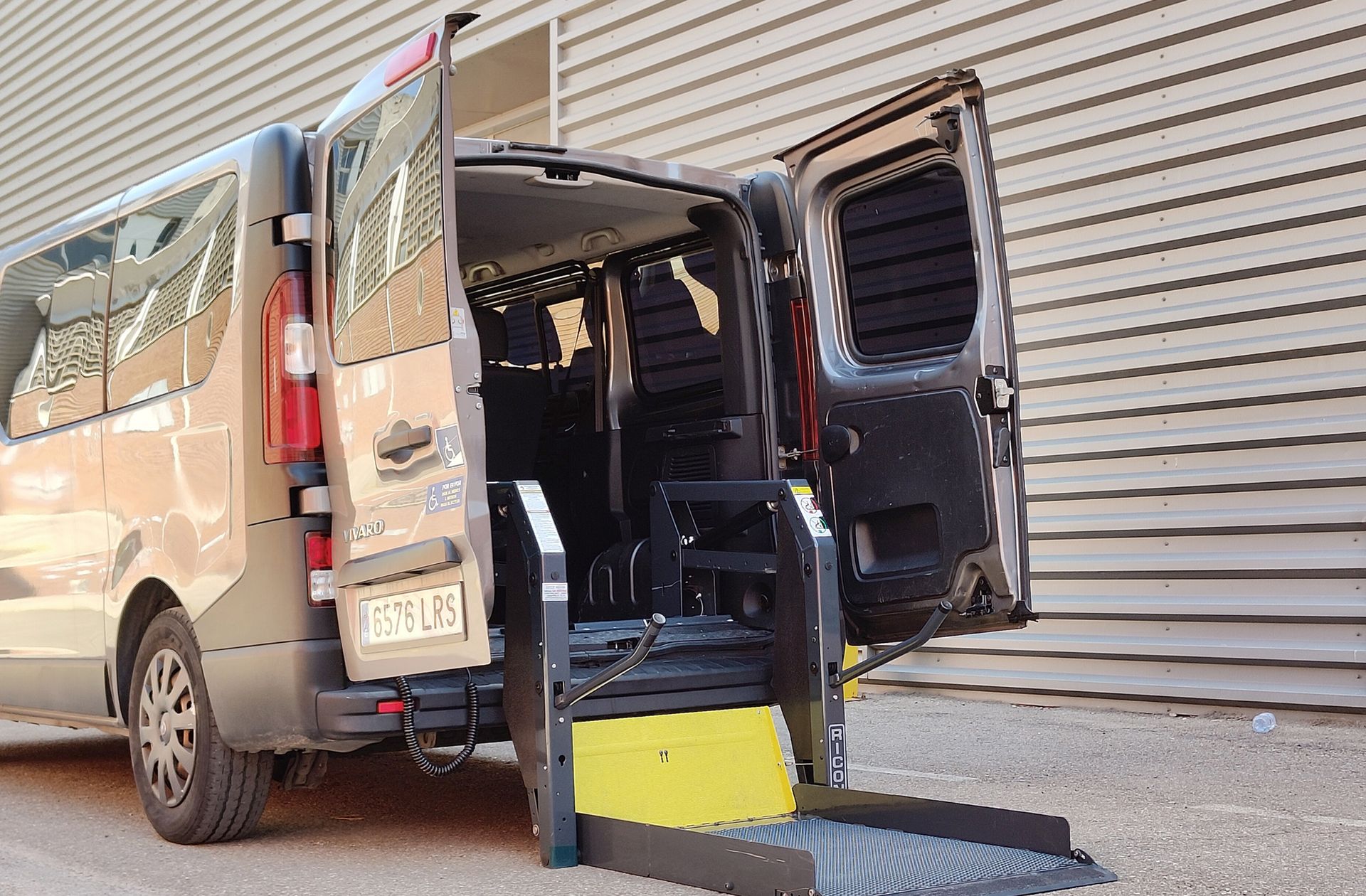 Opel Vivaro Combi 1.6 CDTI Biturbo 27 L1 6 plazas ADAP. PMR. - foto 5