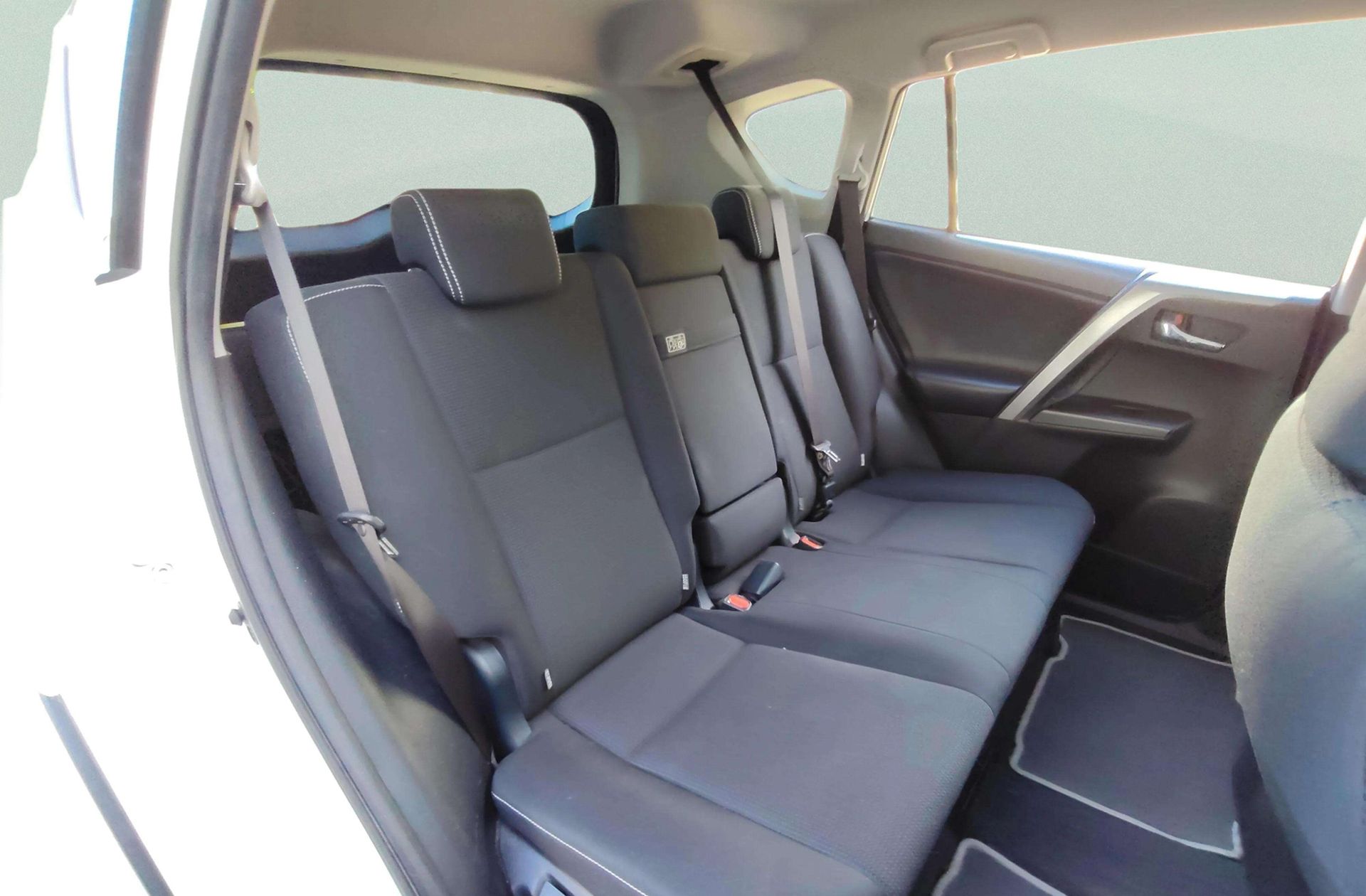 Toyota RAV4 2.5l hybrid Advance Pack Drive 2WD - foto 15