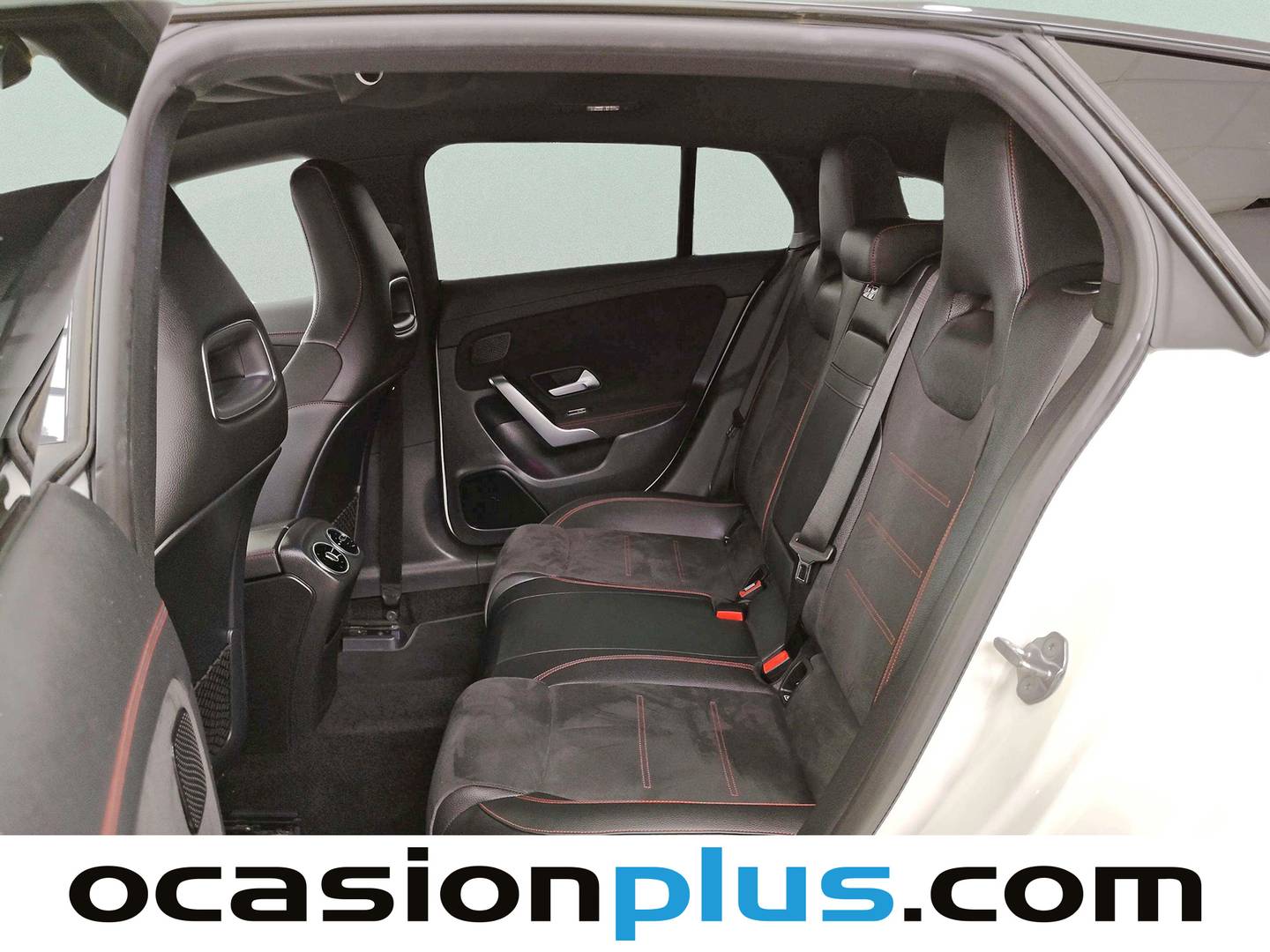 Foto asientos traseros Mercedes CLA Mercedes-Benz CLA Shooting Brake 200 (163 CV) Pack AMG