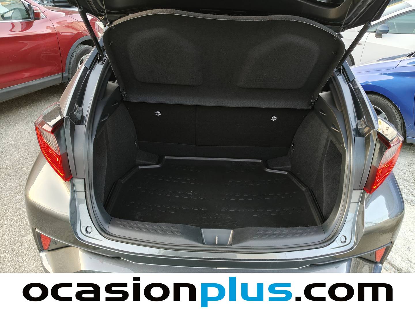 Foto Toyota C-HR Toyota C-HR 1.8 125H Advance (122 CV)