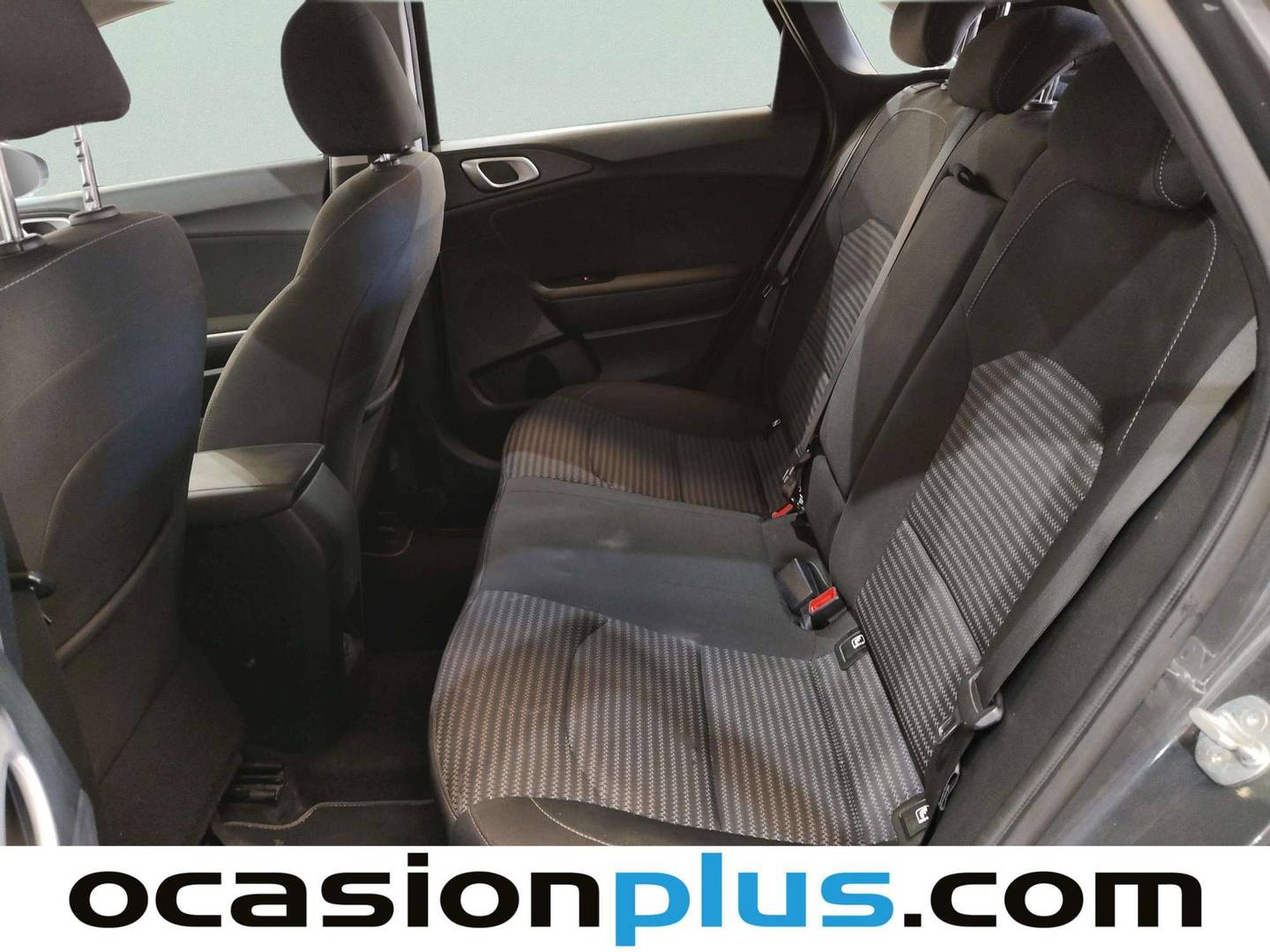 Foto asientos traseros KIA Ceed KIA Ceed 1.6 MHEV iMT Drive (136 CV)