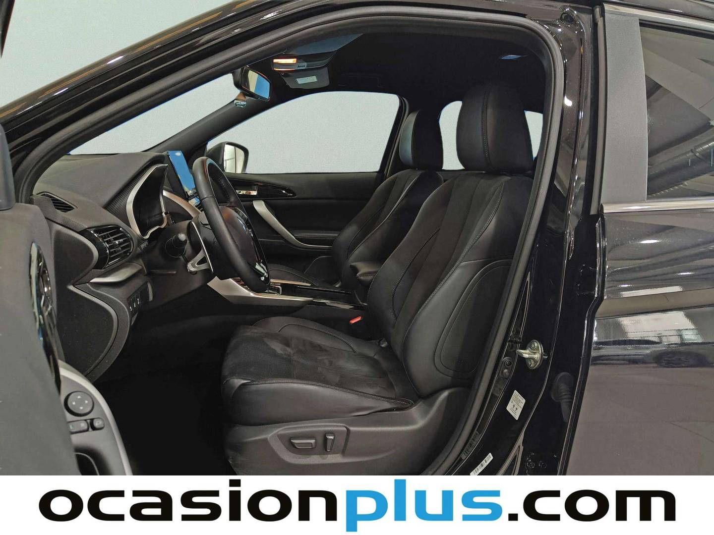 Foto asientos delanteros Mitsubishi Eclipse Cross Mitsubishi Eclipse Cross 2.4 PHEV Kaiteki 4WD Auto (188 CV)