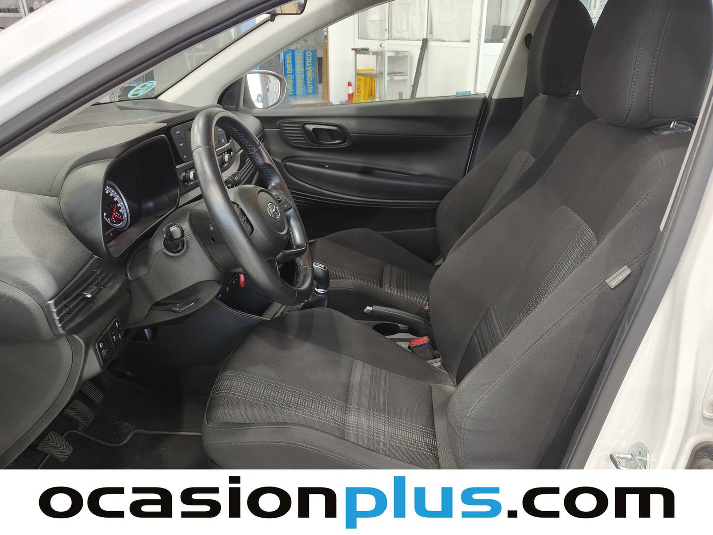 Foto asientos delanteros Hyundai Bayon Hyundai Bayon 1.2 MPI Essence (84 CV)
