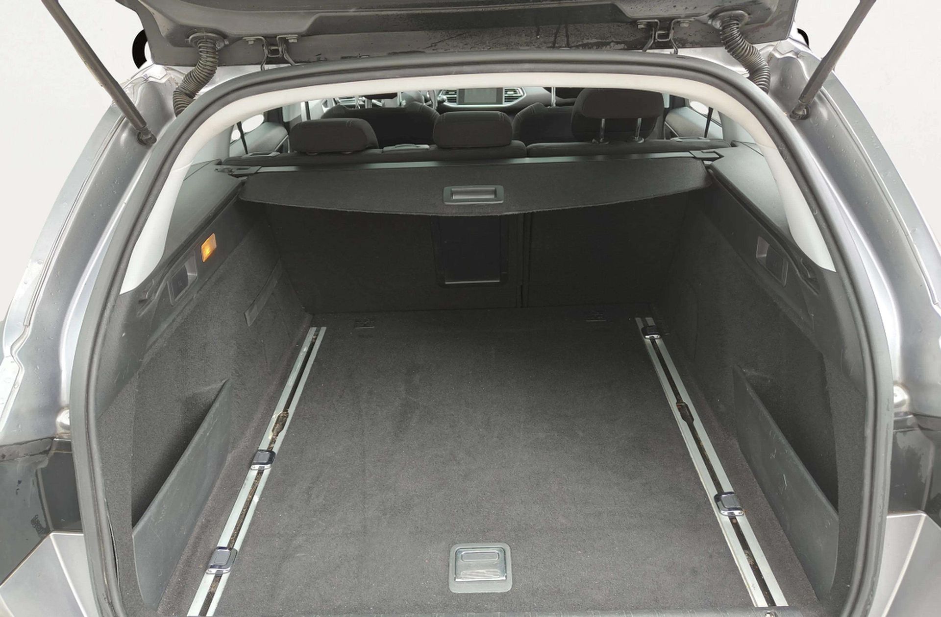 Peugeot 308 SW 2.0 BlueHDi Allure - foto 21