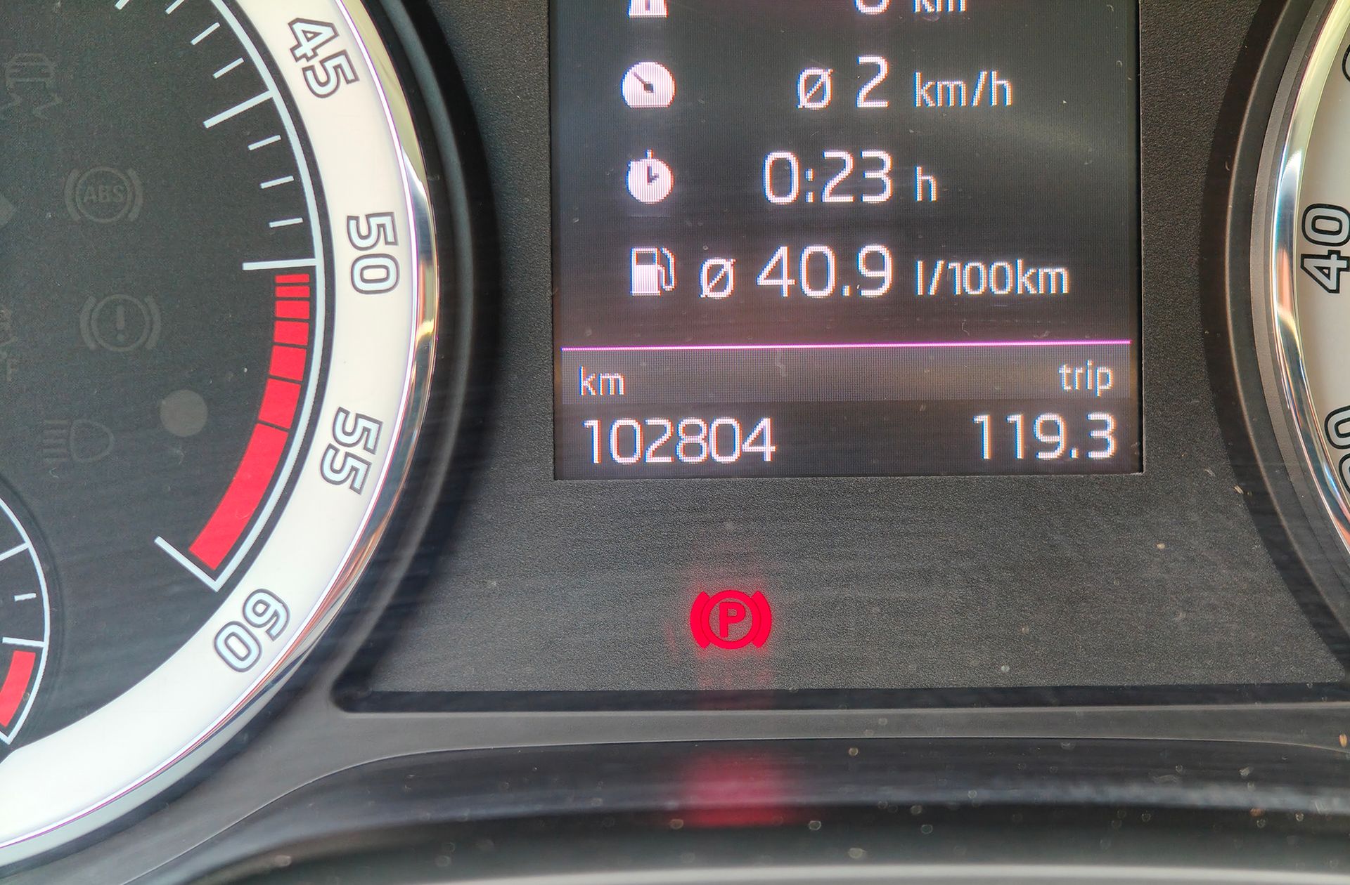 Škoda Karoq 1.6 TDI Ambition - foto 9