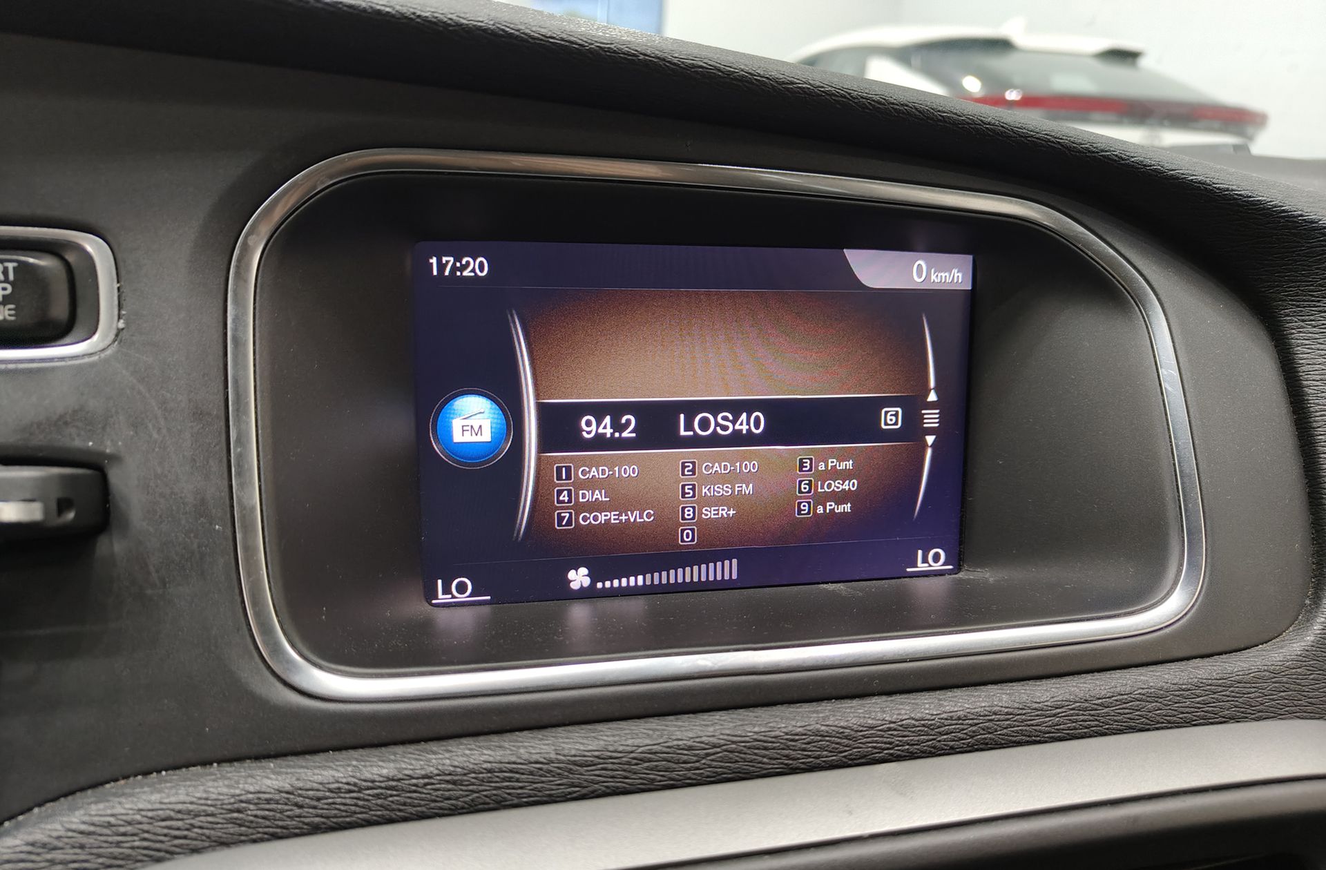 Volvo V40 D2 Momentum - foto 34