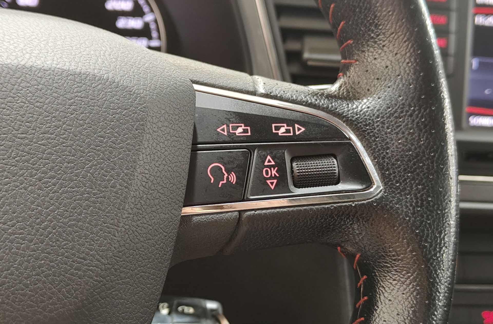 SEAT León ST 2.0 TDI FR - foto 28