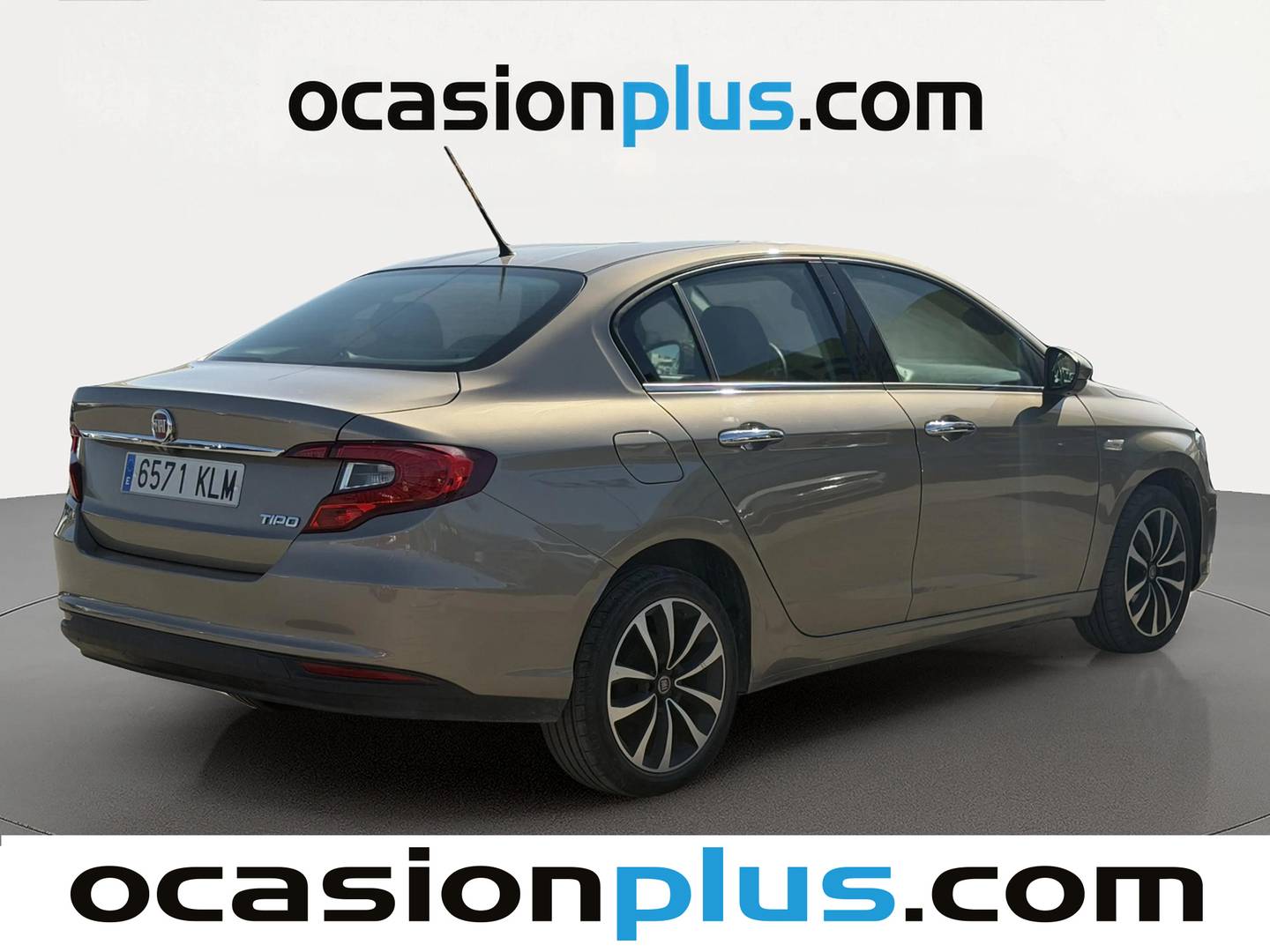 Foto trasera Fiat Tipo Fiat Tipo 1.4 16v Lounge (95 CV) derecha