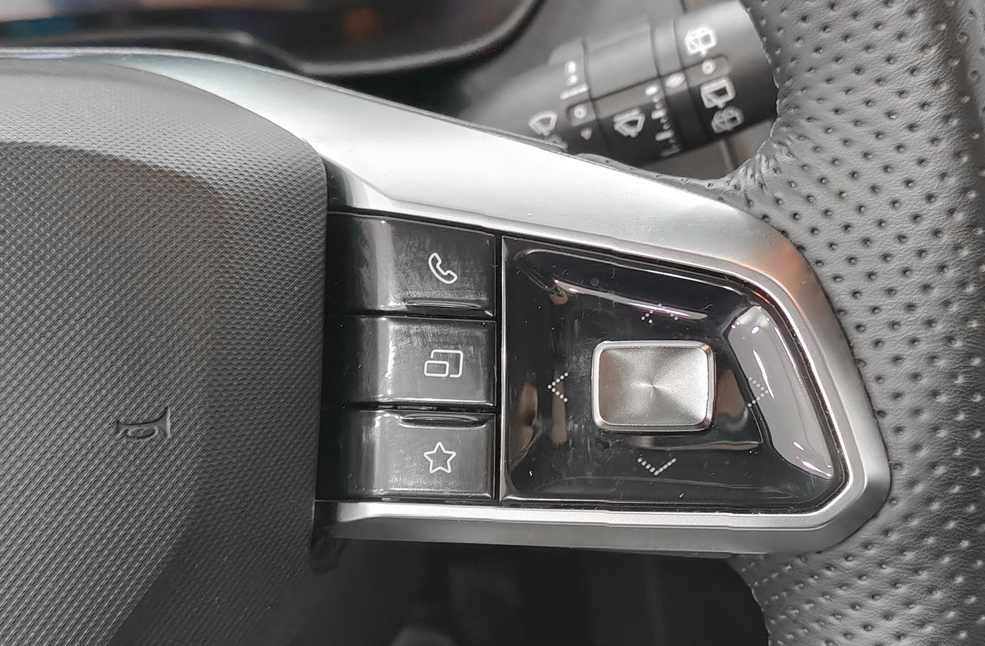 MG ZS 1.5 Hybrid+ Luxury - foto 29