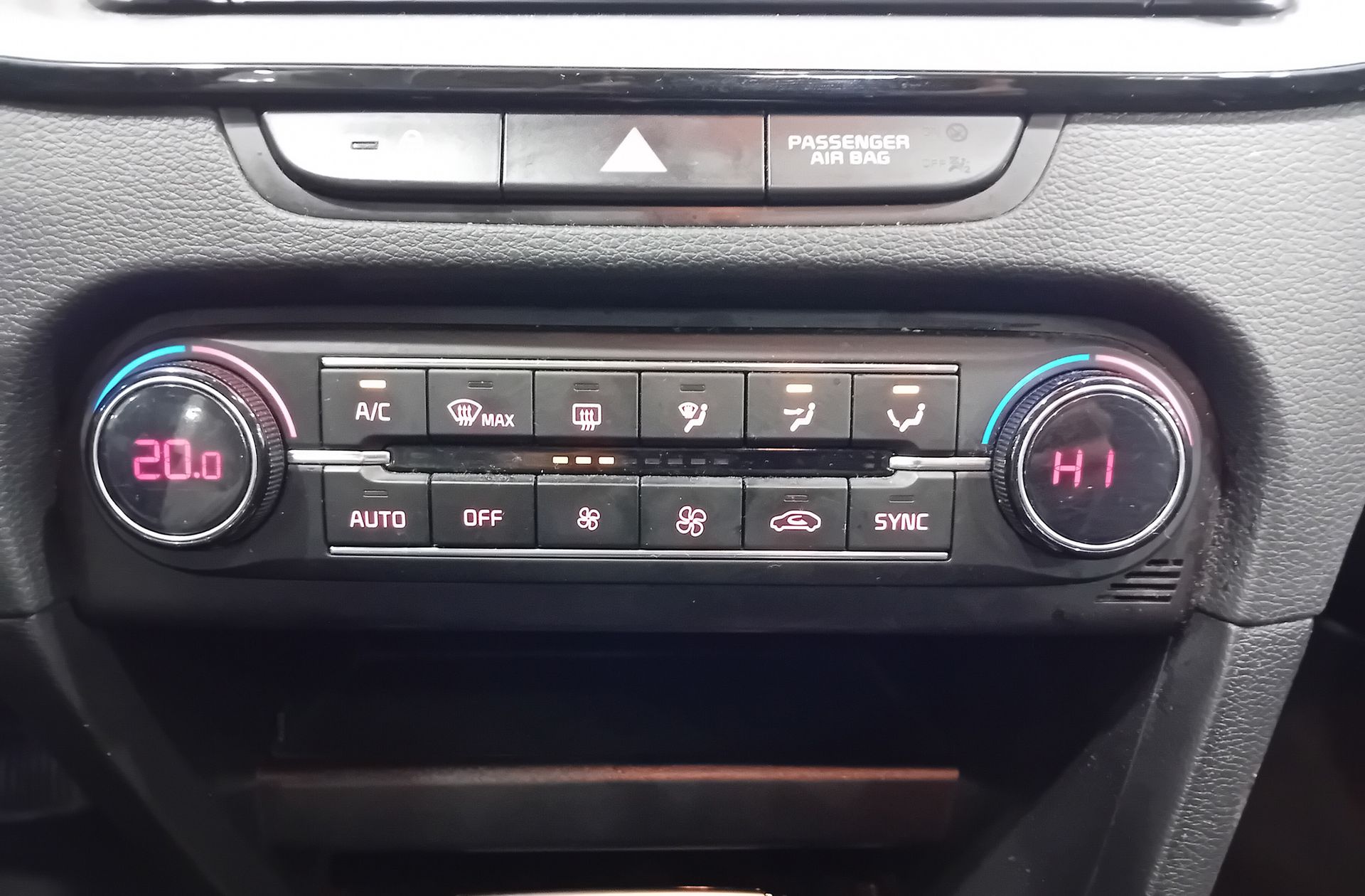 Kia XCeed 1.4 T-GDi Tech DCT - foto 28