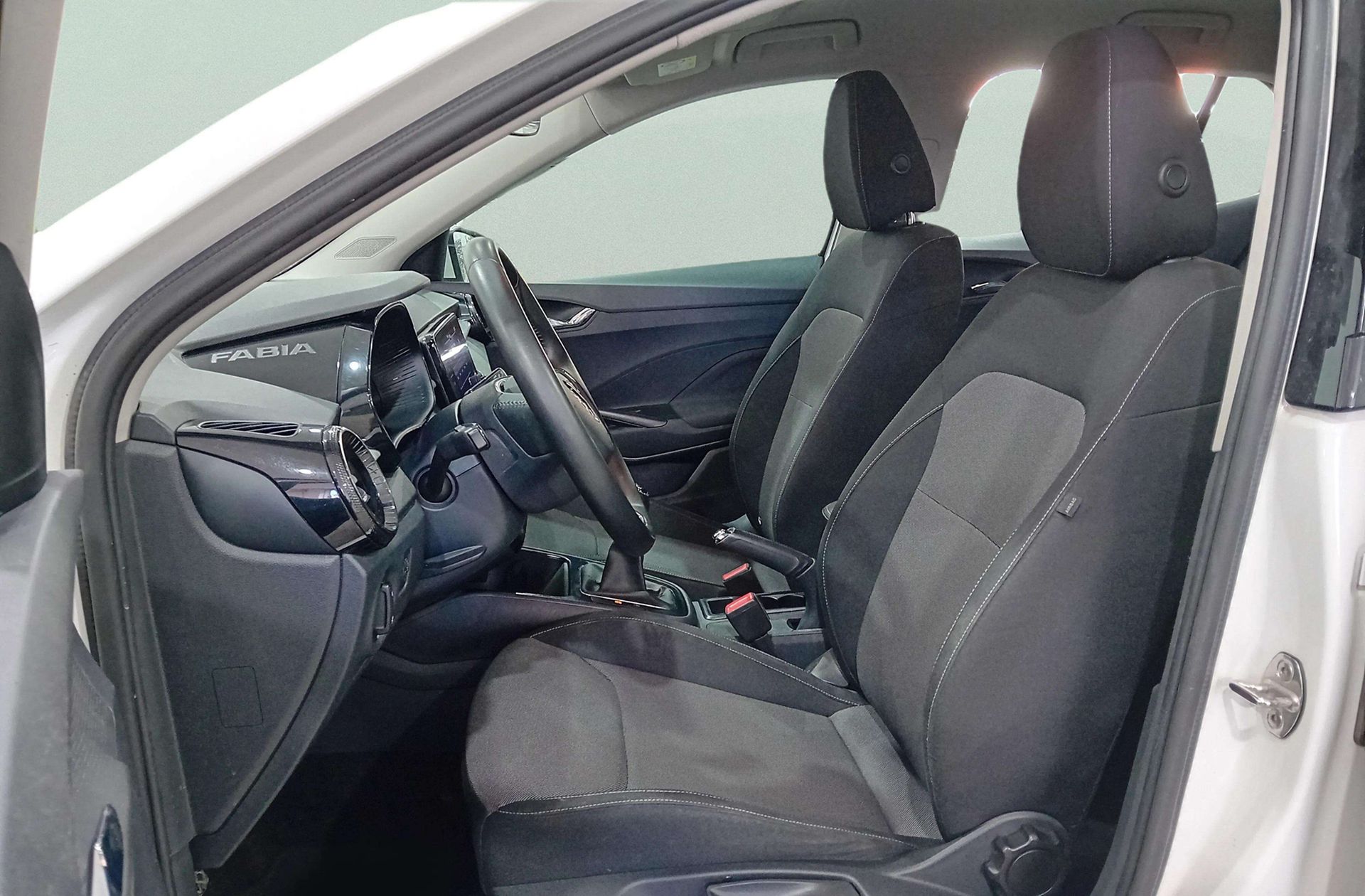 Škoda Fabia 1.0 TSI Ambition - foto 9