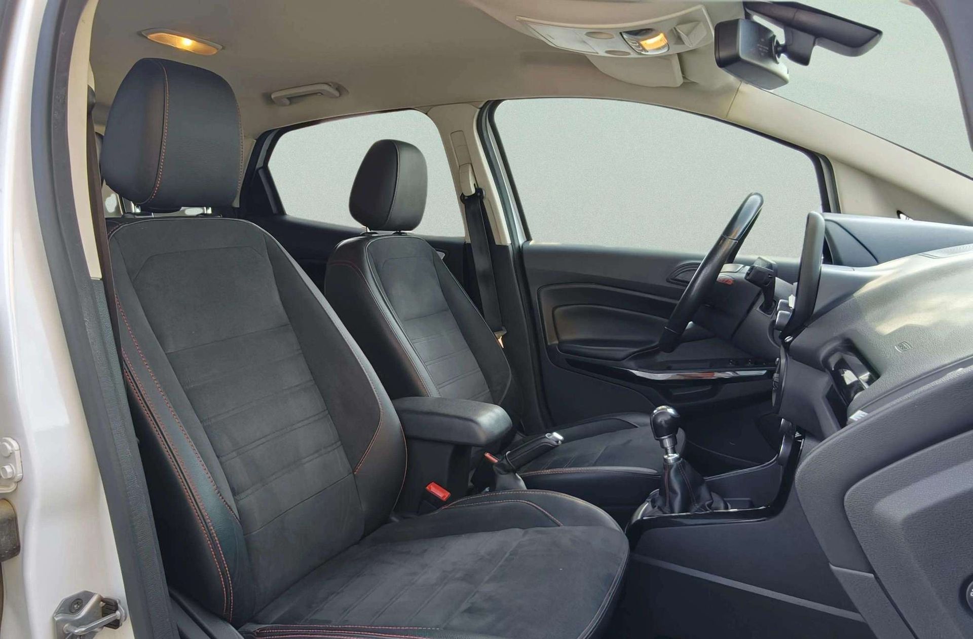 Ford EcoSport 1.0T EcoBoost ST Line - foto 17