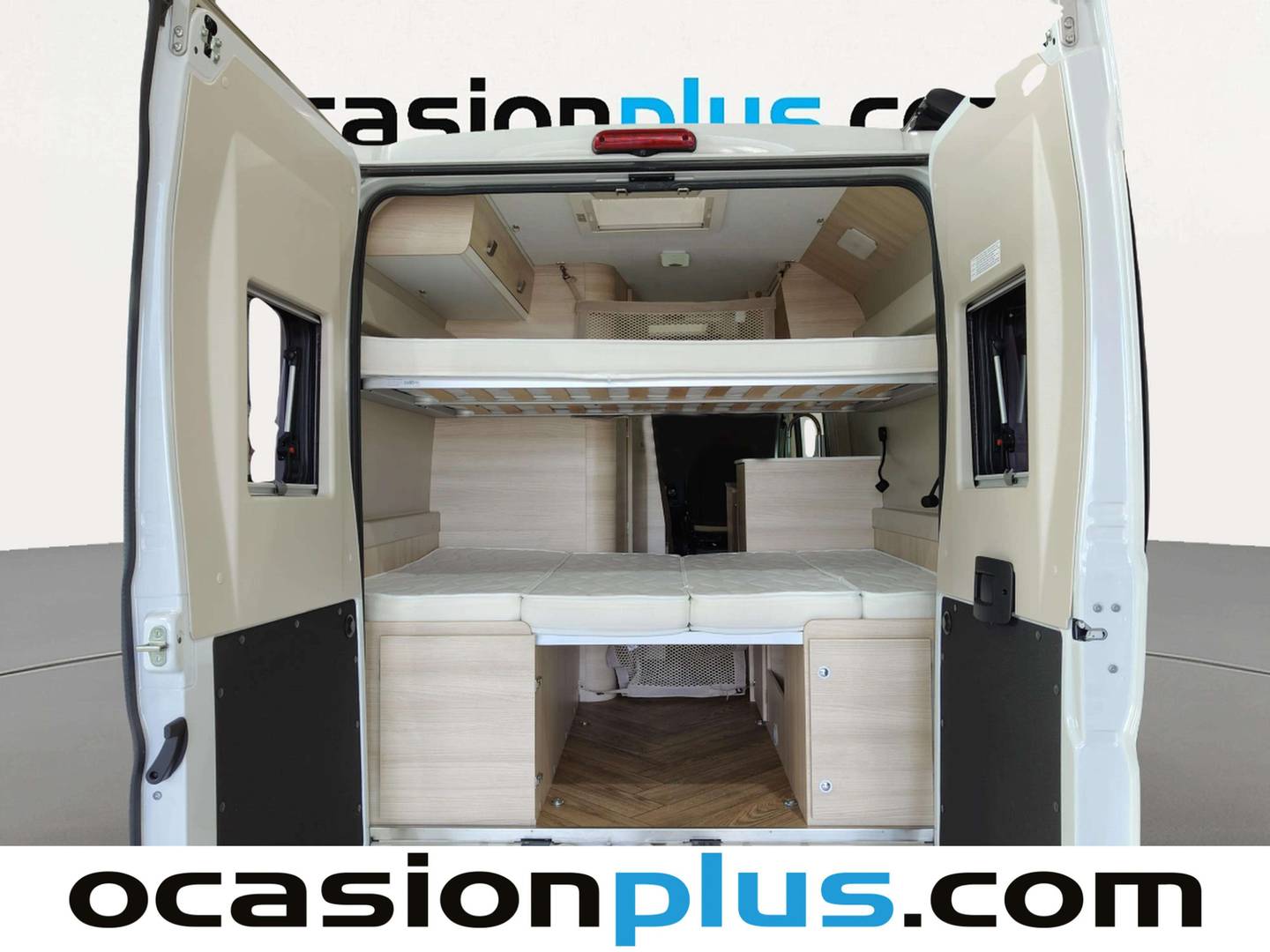 Foto asientos traseros Challenger V114 Challenger V114 star edition (140 Cv)