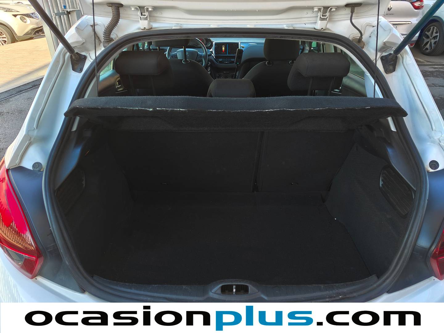 Foto Peugeot 208 Peugeot 208 PureTech Signature (82 CV)