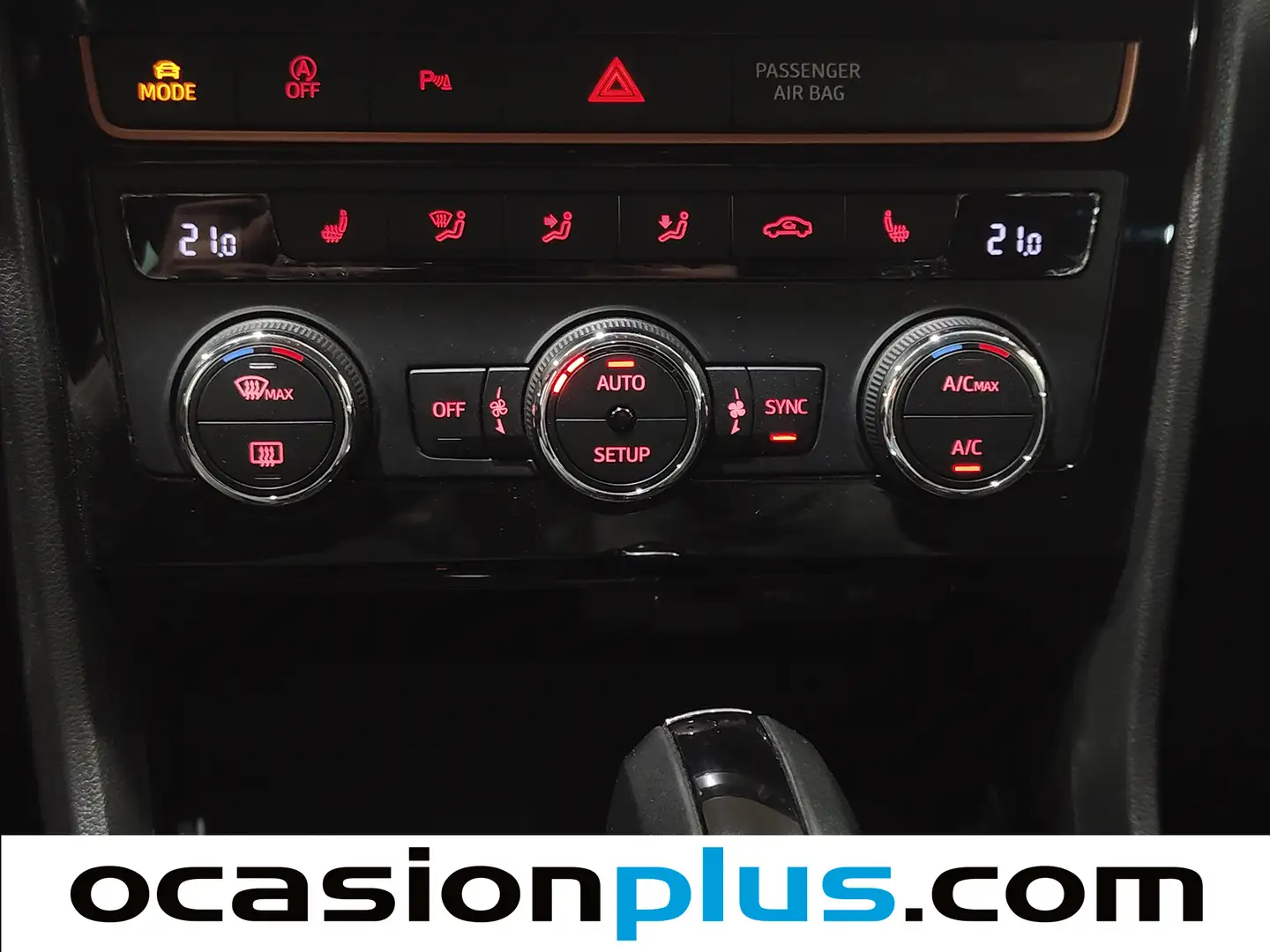 Foto Seat León SEAT León 1.4 TSI S&S ACT FR Plus DSG7 (150 CV)