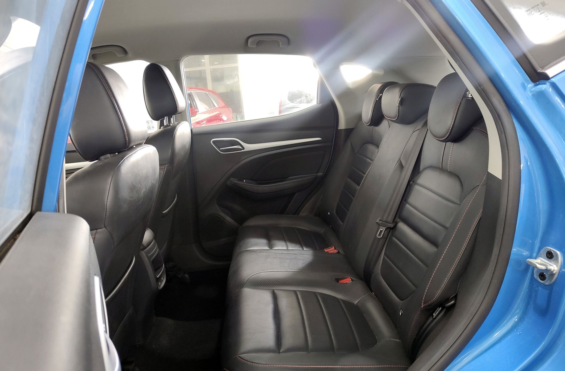MG ZS 1.0T Luxury - foto 13