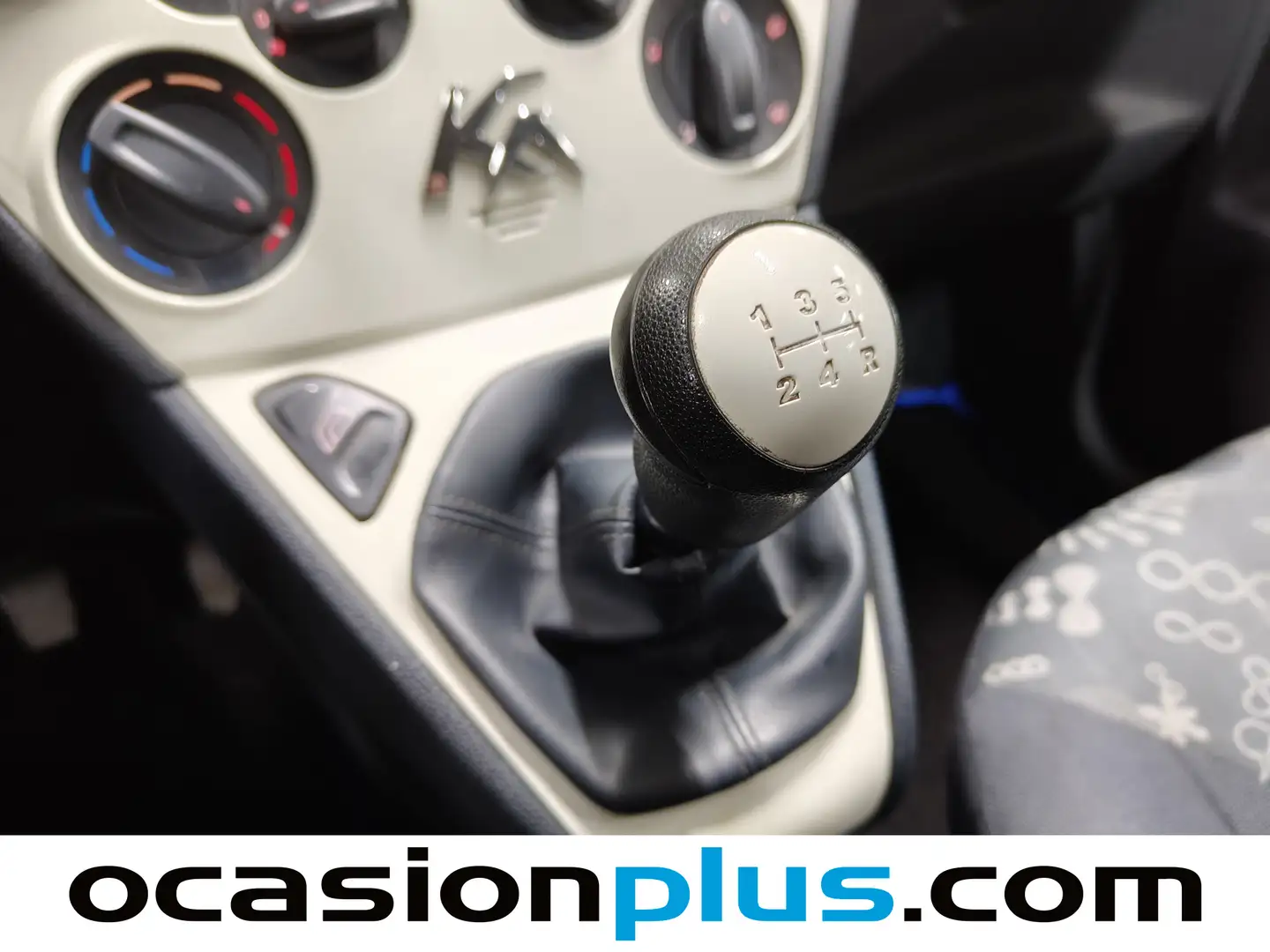 Foto Ford Ka Ford Ka 1.2 Urban  (69 CV)