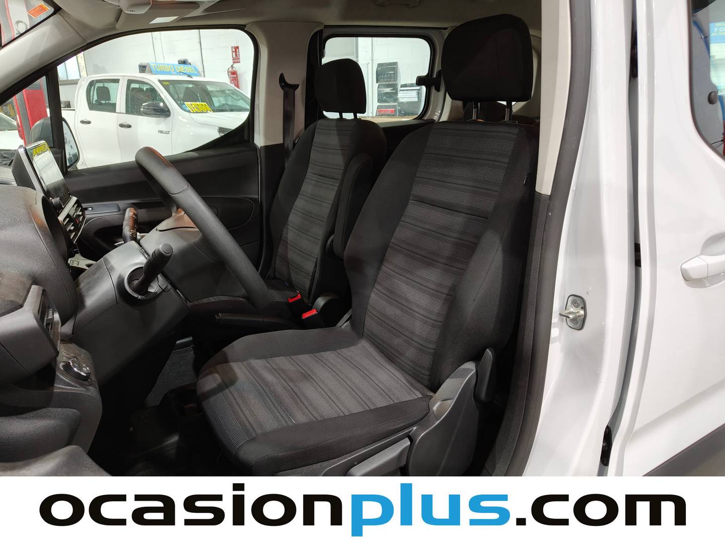 Foto asientos delanteros Opel Combo Life Opel Combo Life 1.5 TD Business Edition Plus L1 (102 CV)