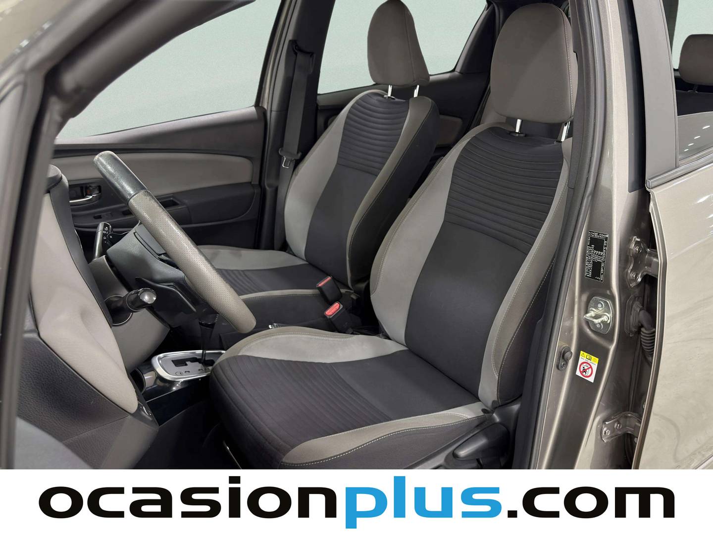 Foto asientos delanteros Toyota Yaris Toyota Yaris 1.3 100 Feel (99 CV)