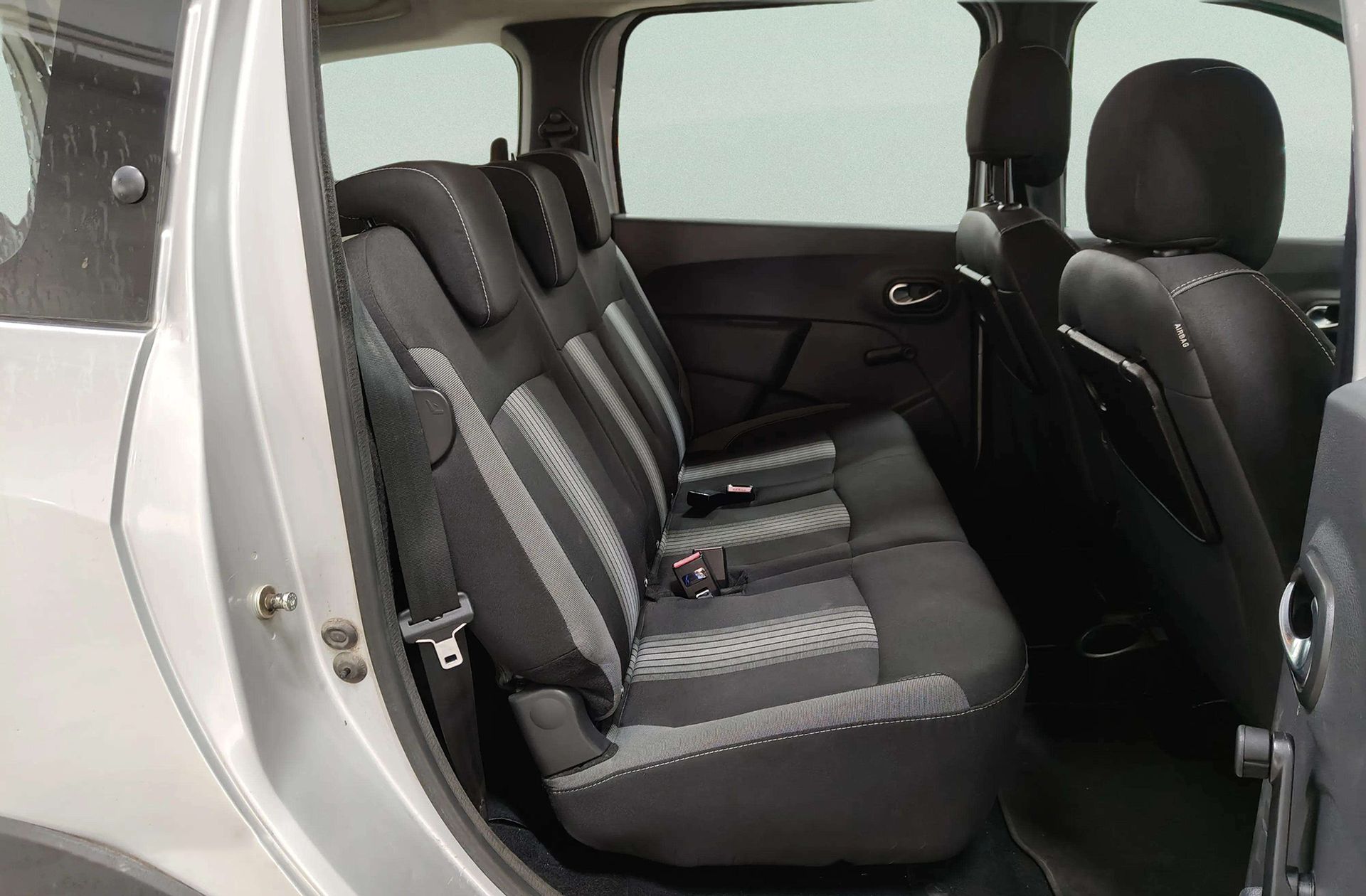 Dacia Lodgy Serie Limitada Nómada 1.6 7 plazas - foto 16