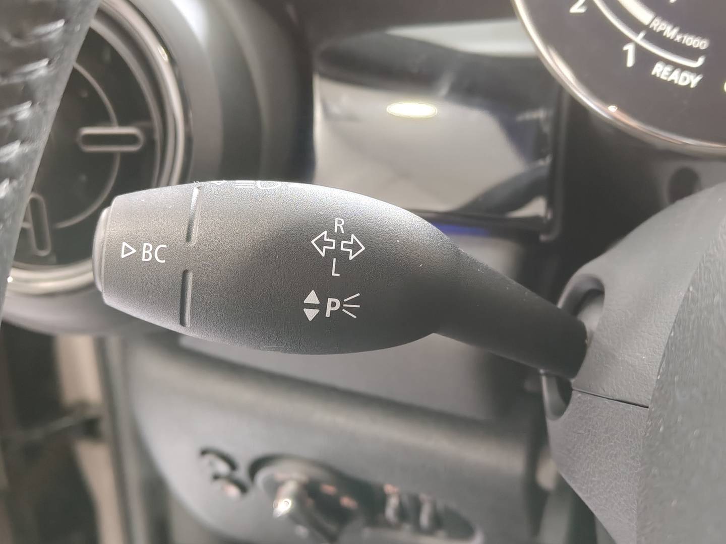 Foto Mini MINI MINI MINI 5 Puertas One (102 CV)