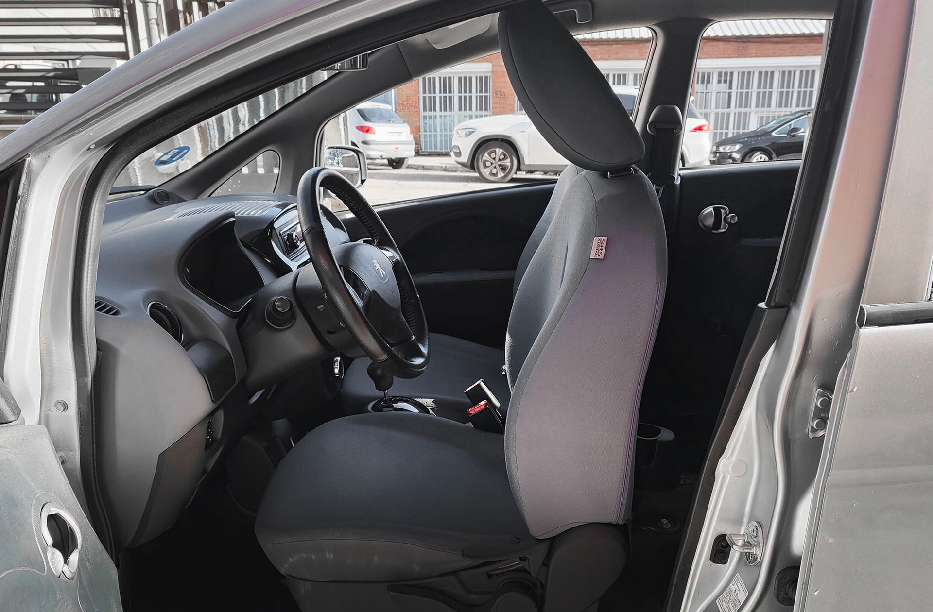 Peugeot iOn - foto 8