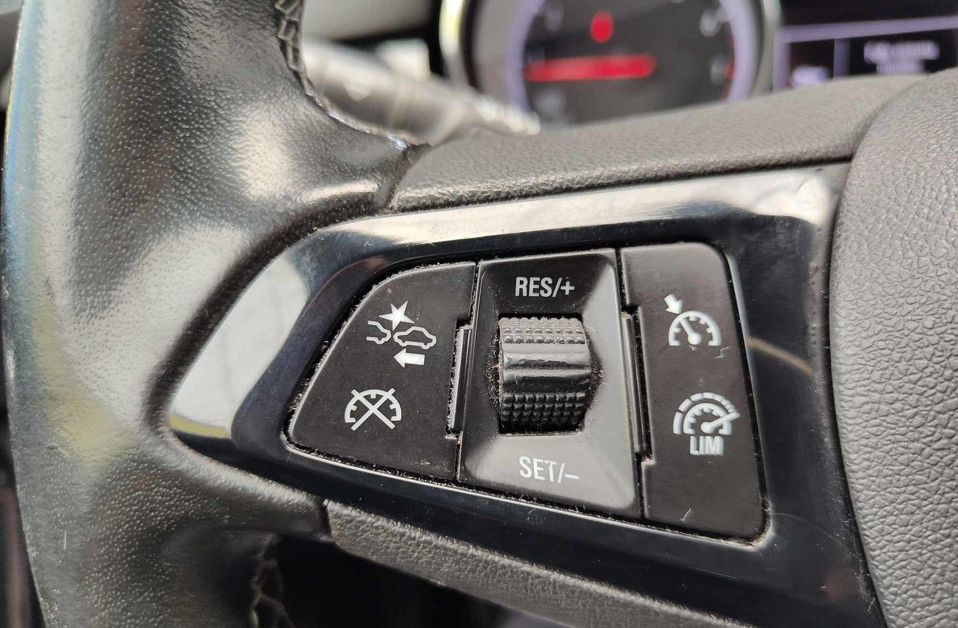 Opel Astra 1.4 Turbo Dynamic - foto 31