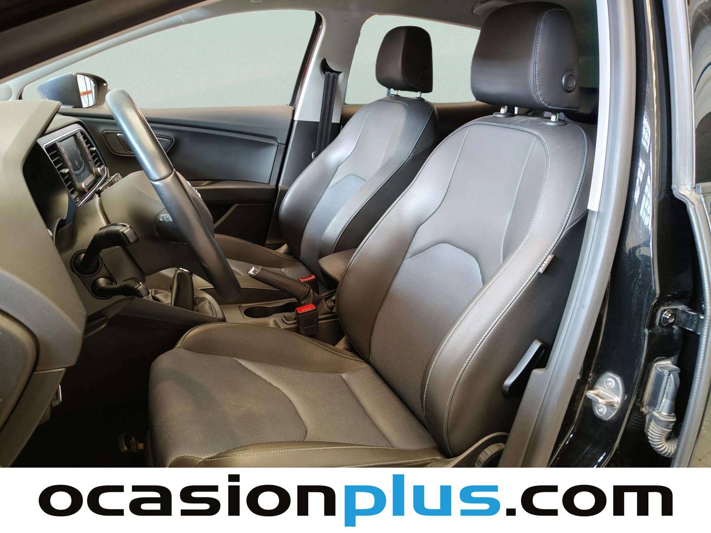 Foto asientos delanteros Seat León Seat León 2.0 TDI S&S Style Connect (150 CV)