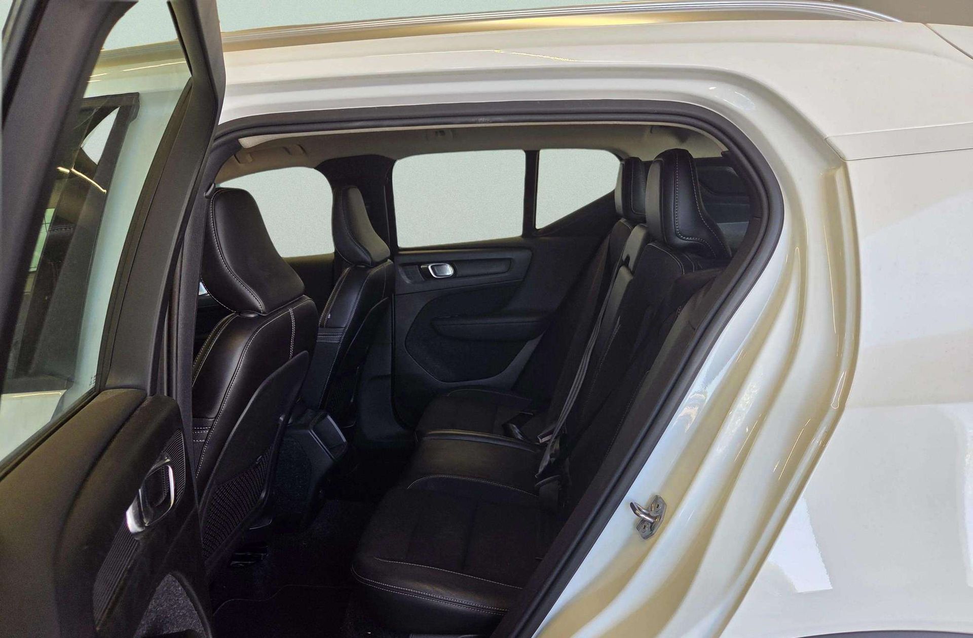 Volvo XC40 T3 Momentum - foto 12