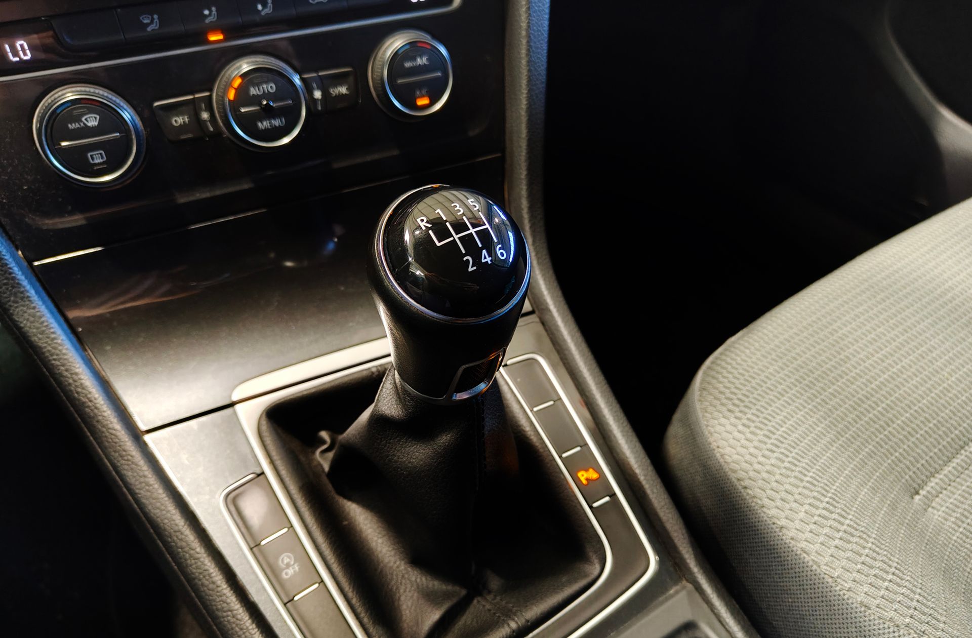 Volkswagen Golf Advance 1.4 TSI - foto 5