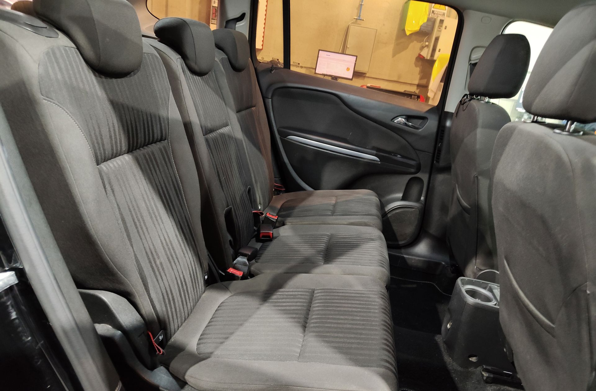 Opel Zafira 1.4 T Expression - foto 15