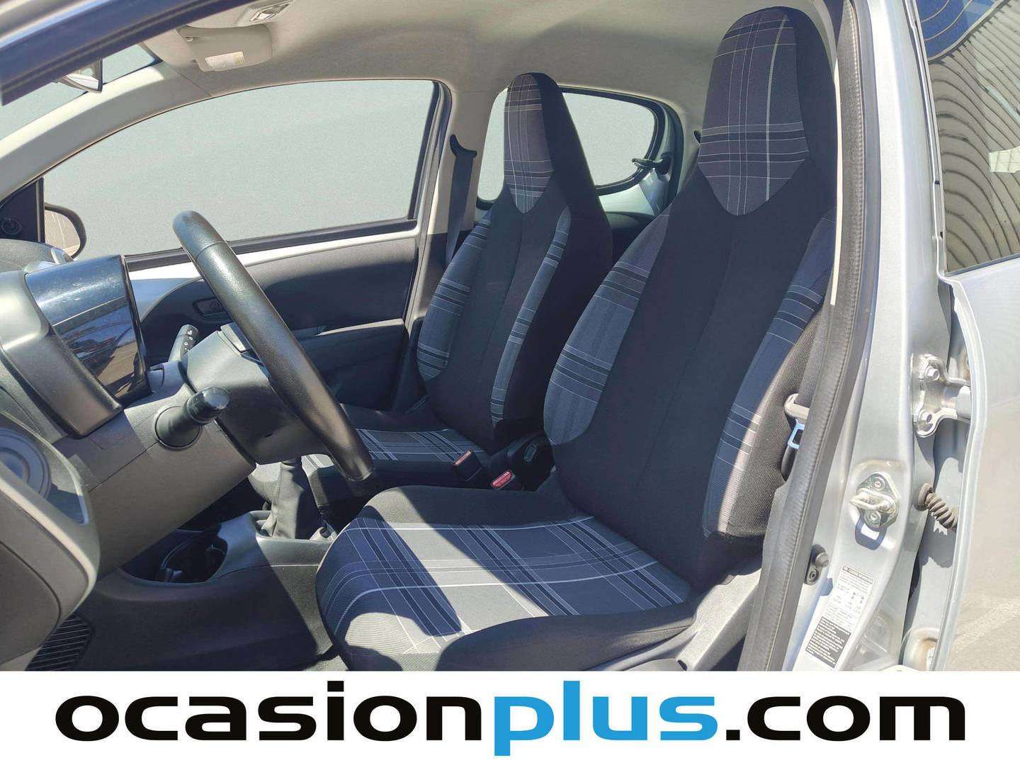 Foto asientos delanteros Peugeot 108 Peugeot 108 1.2 PureTech Active (82 CV)
