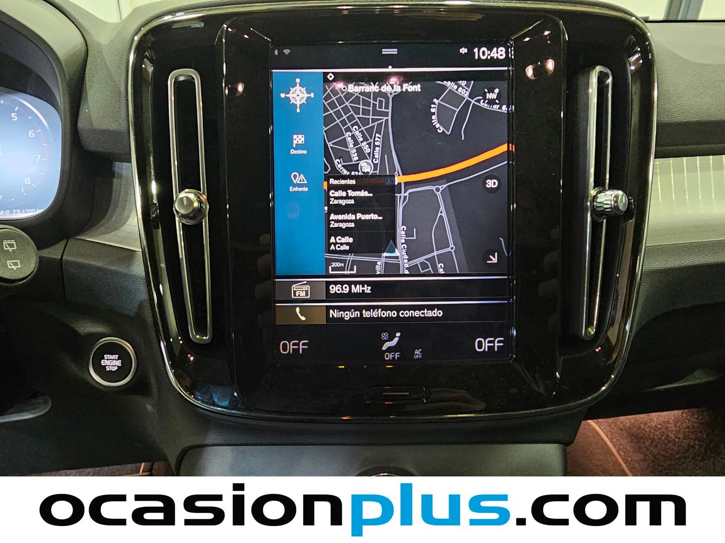 Foto Volvo XC40 Volvo XC40 B3 G Momentum Pro Auto (163 CV)