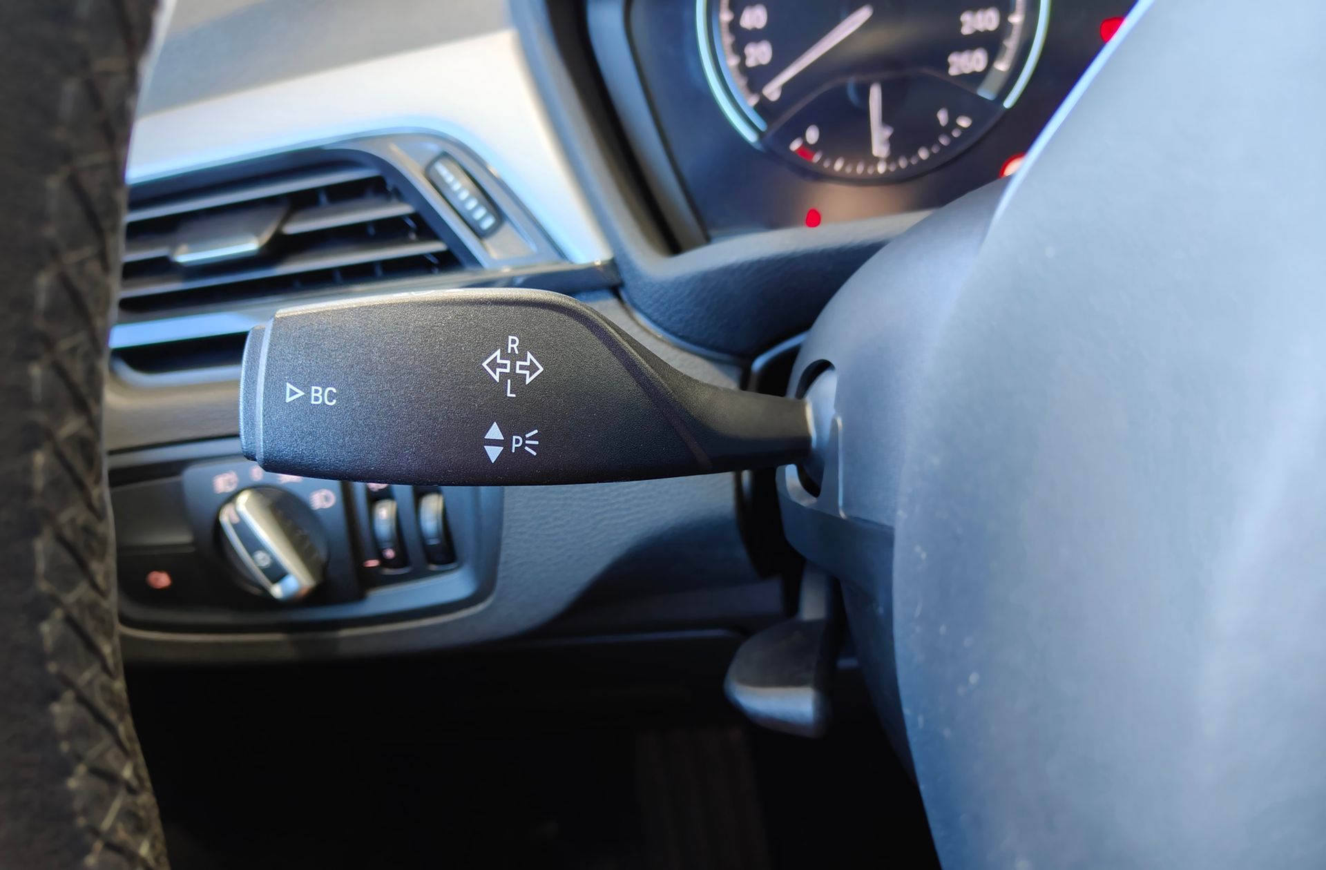 BMW X1 sDrive18i - foto 31
