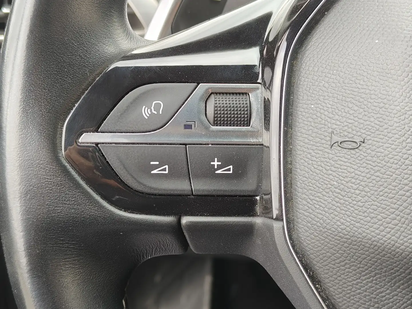 Foto Peugeot 5008 Peugeot 5008 PureTech 130 S&S Allure Pack EAT8 (130 CV) 7 Plazas