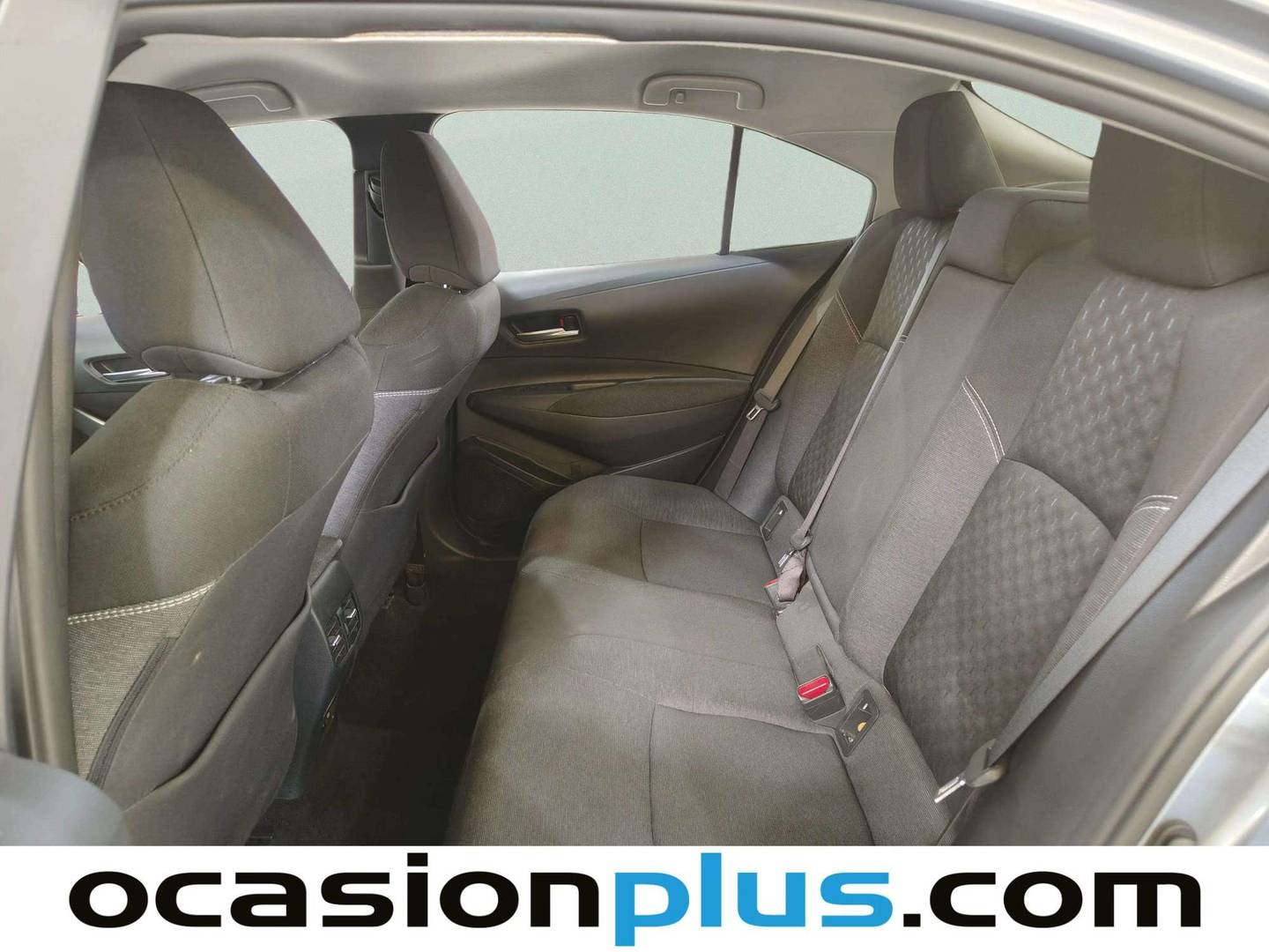Foto asientos traseros Toyota Corolla Toyota Corolla 140H Style (140 CV)