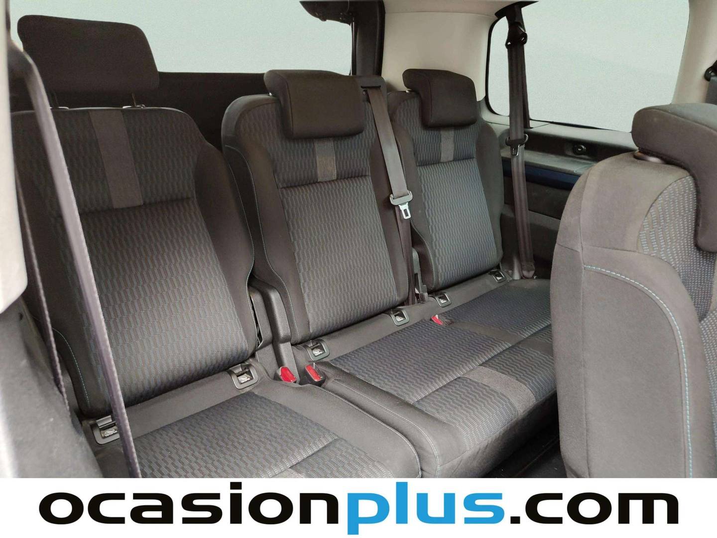 Extras y acabados del Peugeot Traveller Peugeot Traveller 2.0 BlueHDi Active EAT6 Standard (180 CV) 8 Plazas