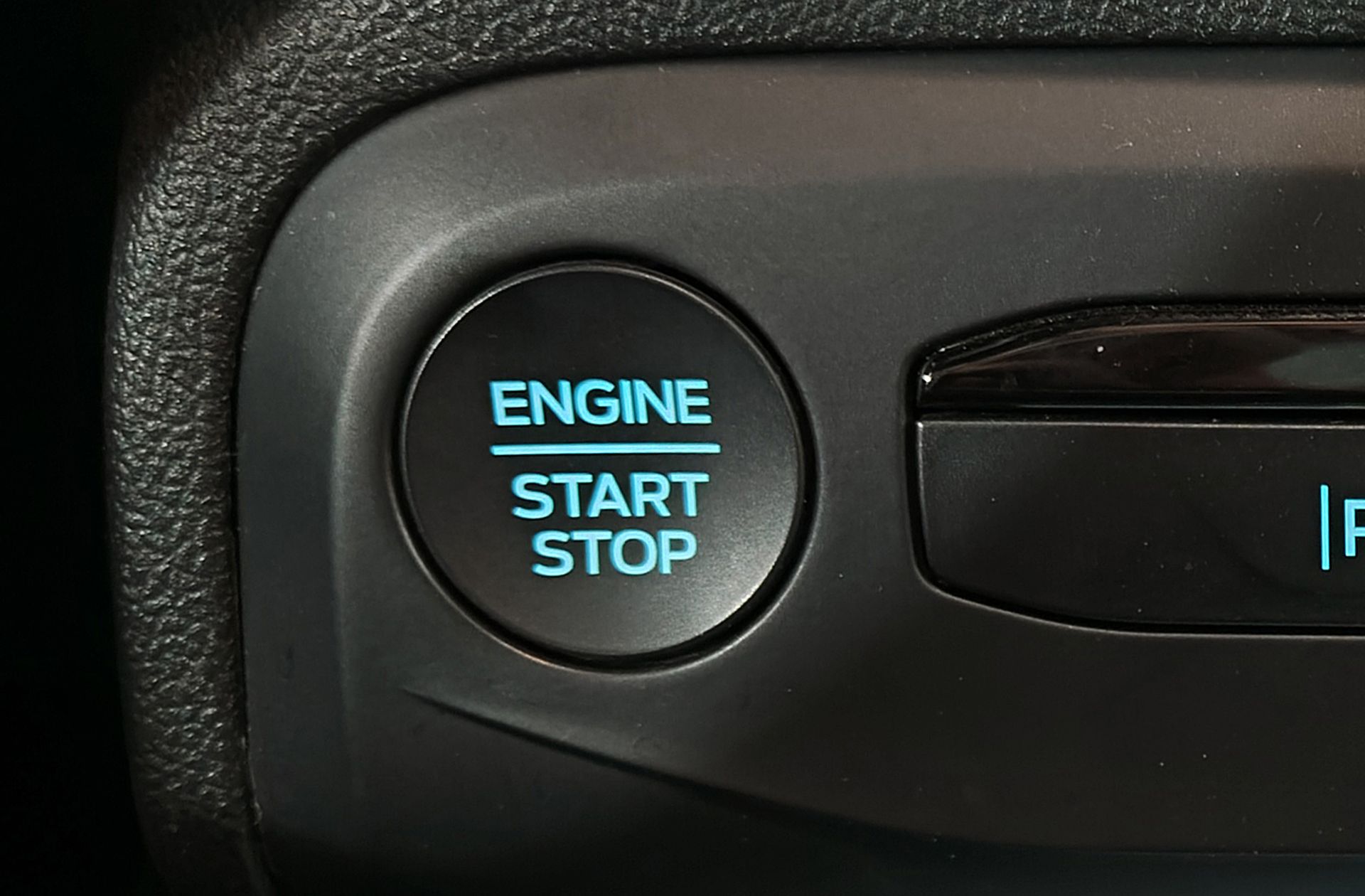 Ford Focus SportBreak 1.0 EcoBoost MHEV ST-Line - foto 33