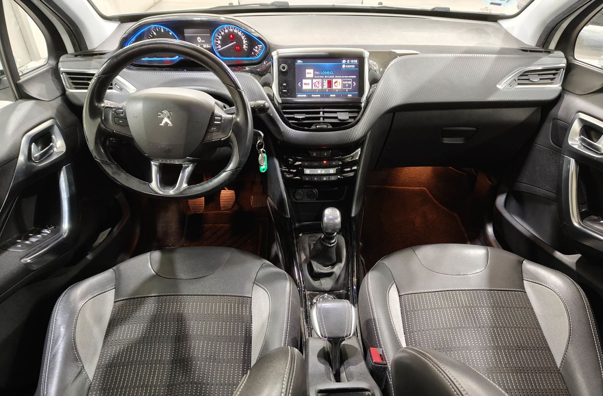 Peugeot 2008 BlueHDi 120 Allure - foto 6