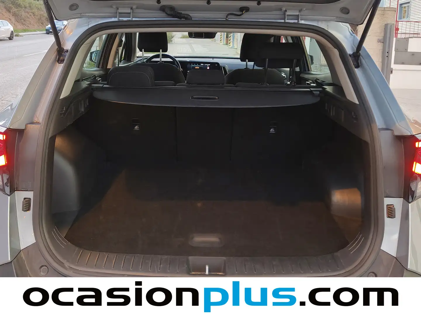 Foto KIA Sportage Kia Sportage 1.6 CRDi MHEV Business 4x2 (136 CV)