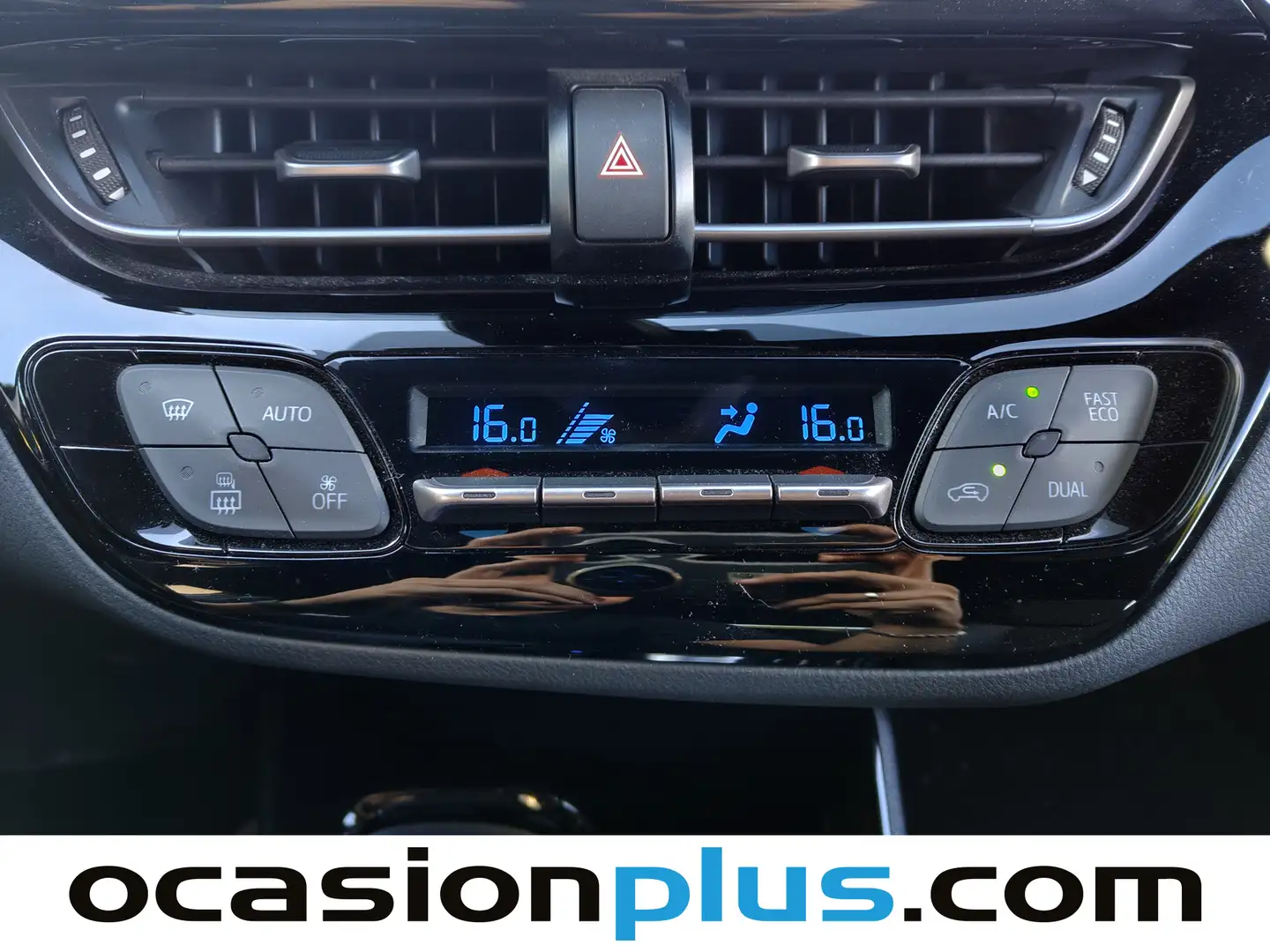 Foto Toyota C-HR Toyota C-HR 1.8 125H Advance (122 CV)