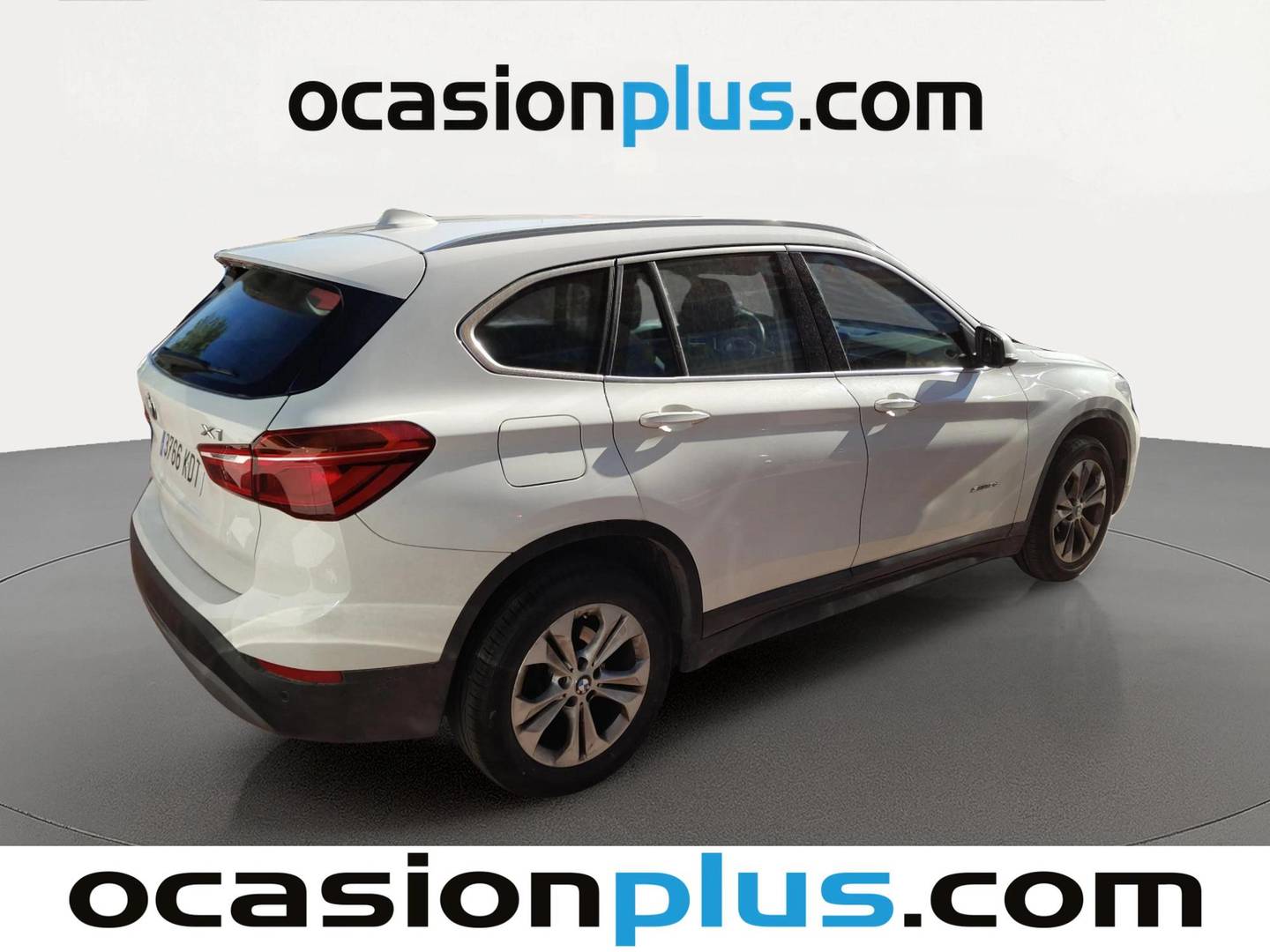 Foto trasera BMW X1 BMW X1 sDrive18d Business (150 CV) derecha